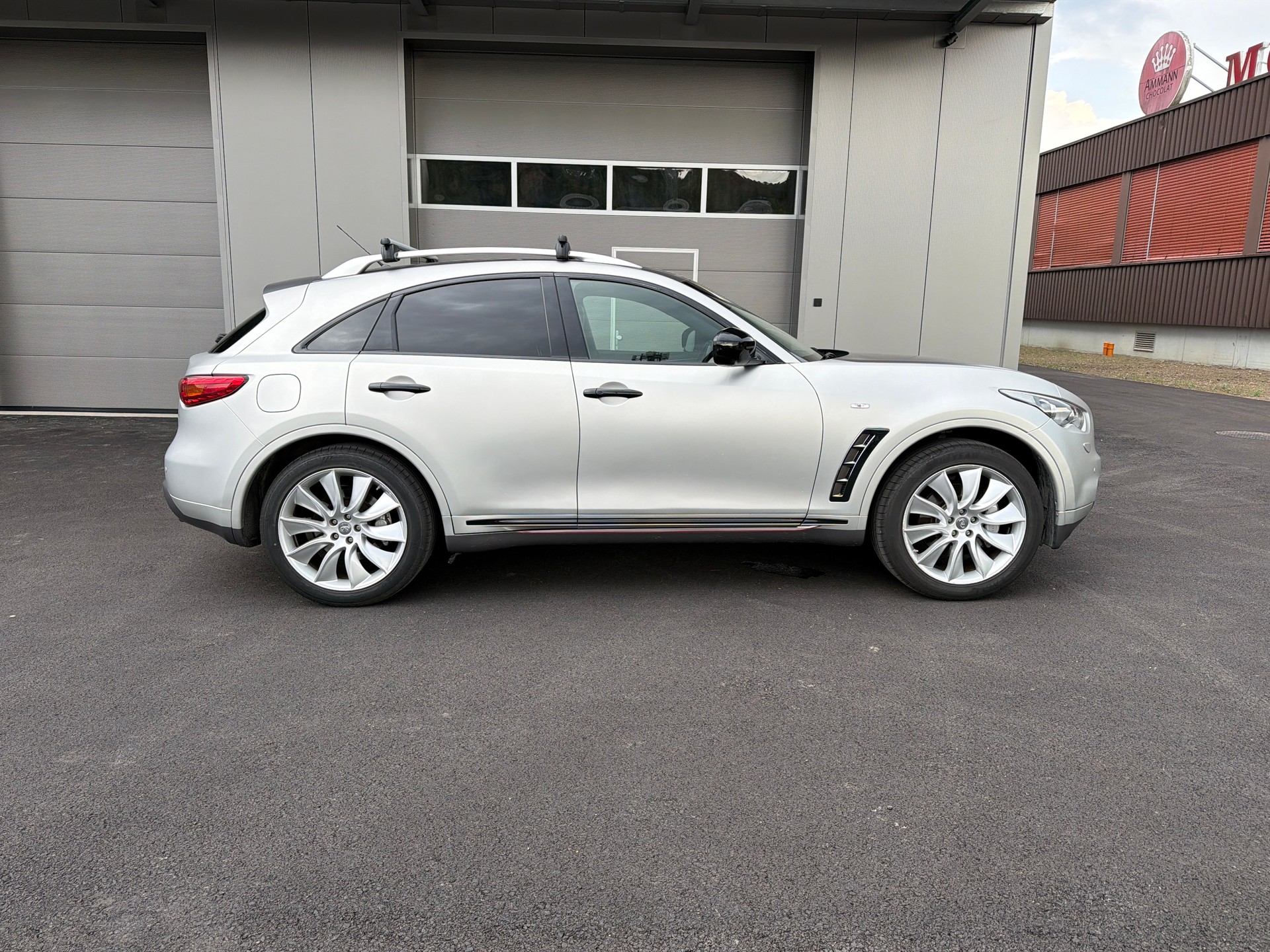 INFINITI FX50 S Premium AWD Automatic-image-5