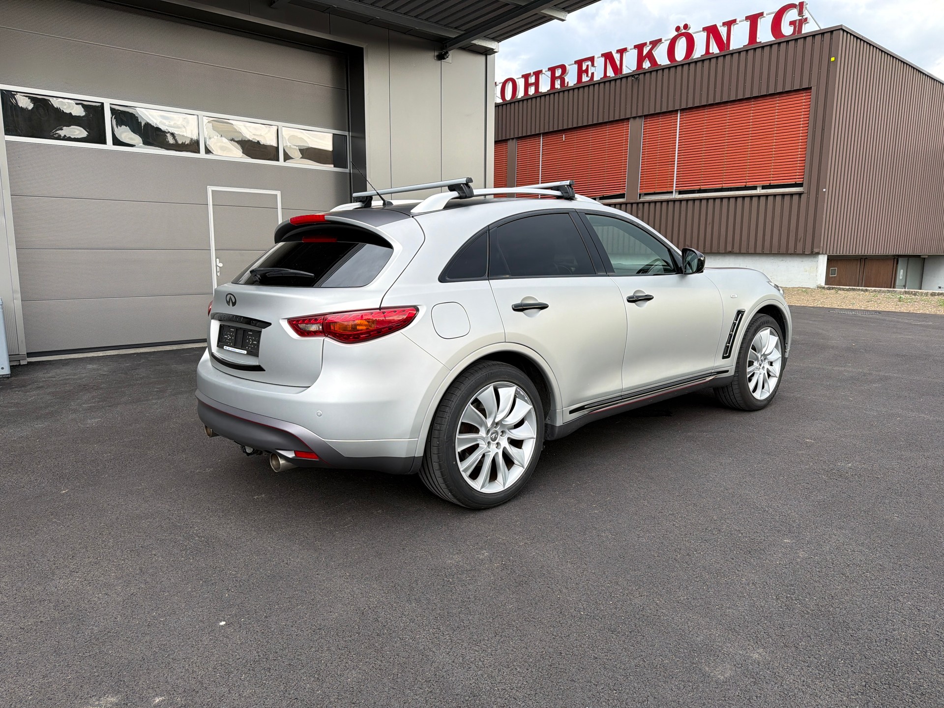 INFINITI FX50 S Premium AWD Automatic-image-4