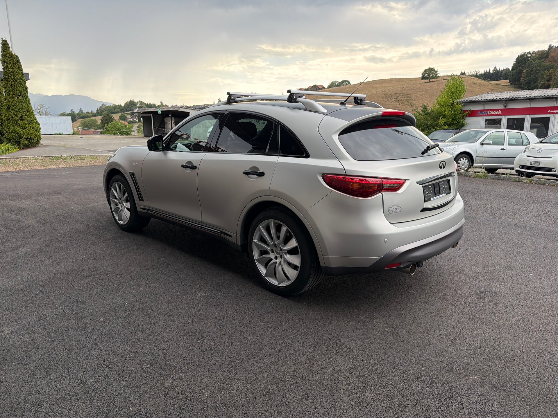 INFINITI FX50 S Premium AWD Automatic-image-2