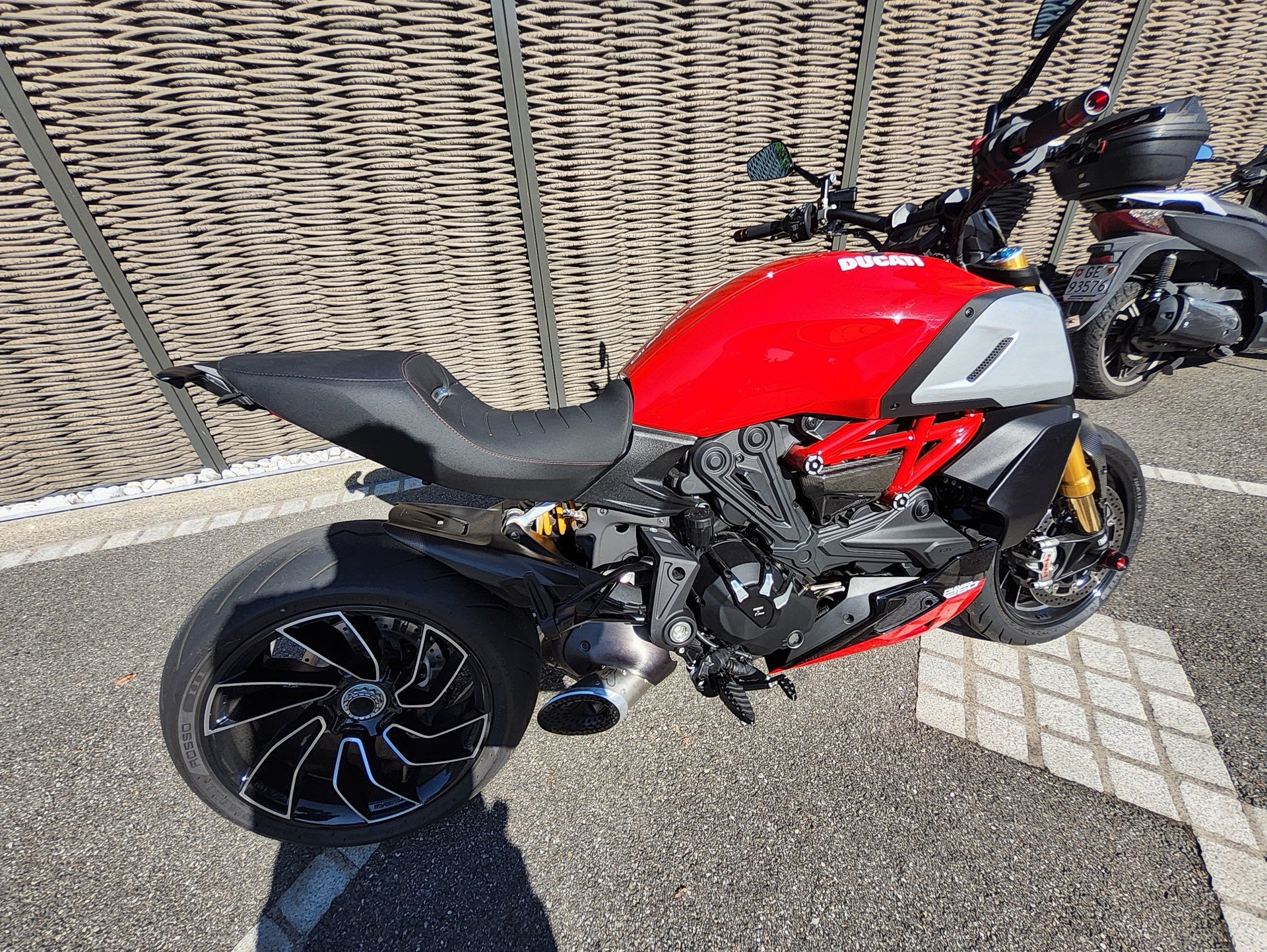 DUCATI Diavel 1260 S-image-1