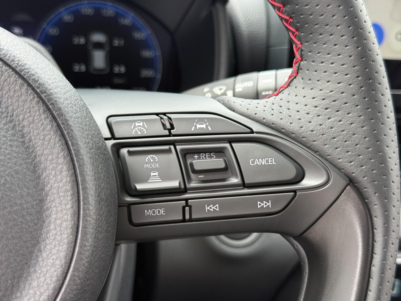 TOYOTA Yaris 1.5 GR Sport e-CVT (4 STÜCK)-image-22