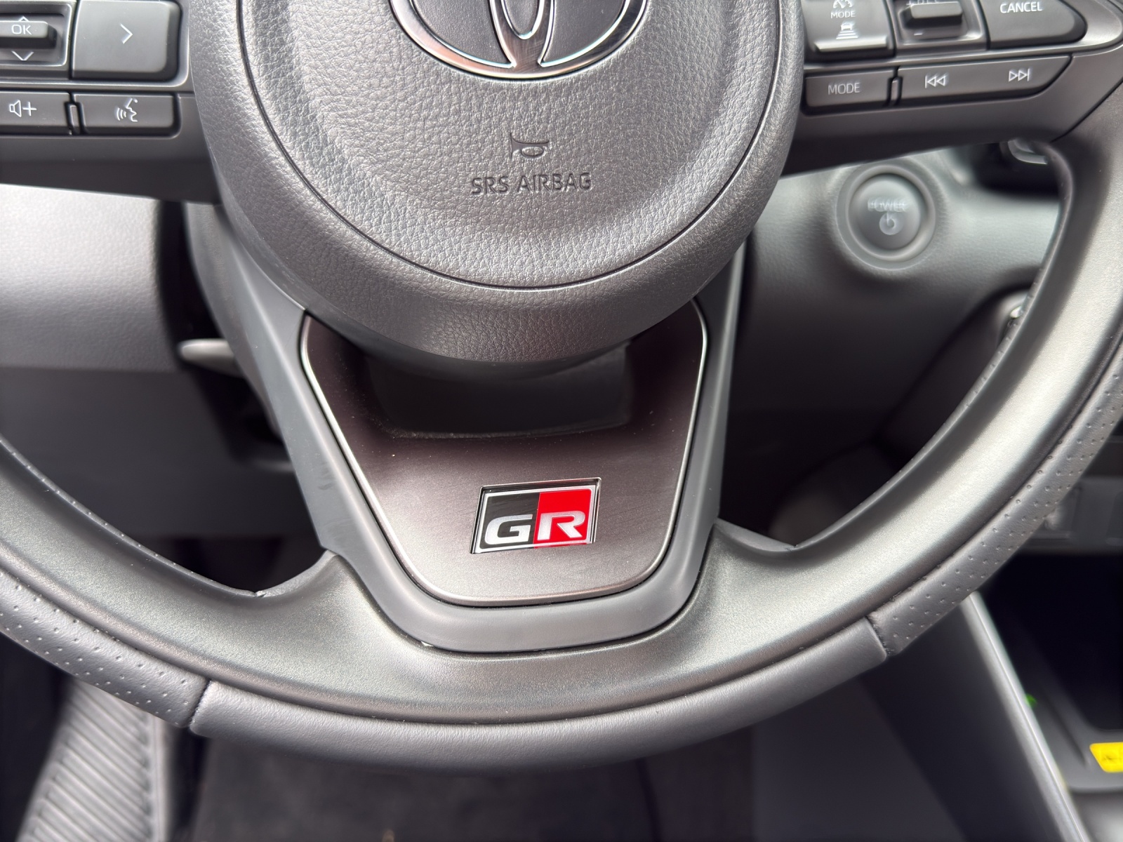 TOYOTA Yaris 1.5 GR Sport e-CVT (4 STÜCK)-image-27