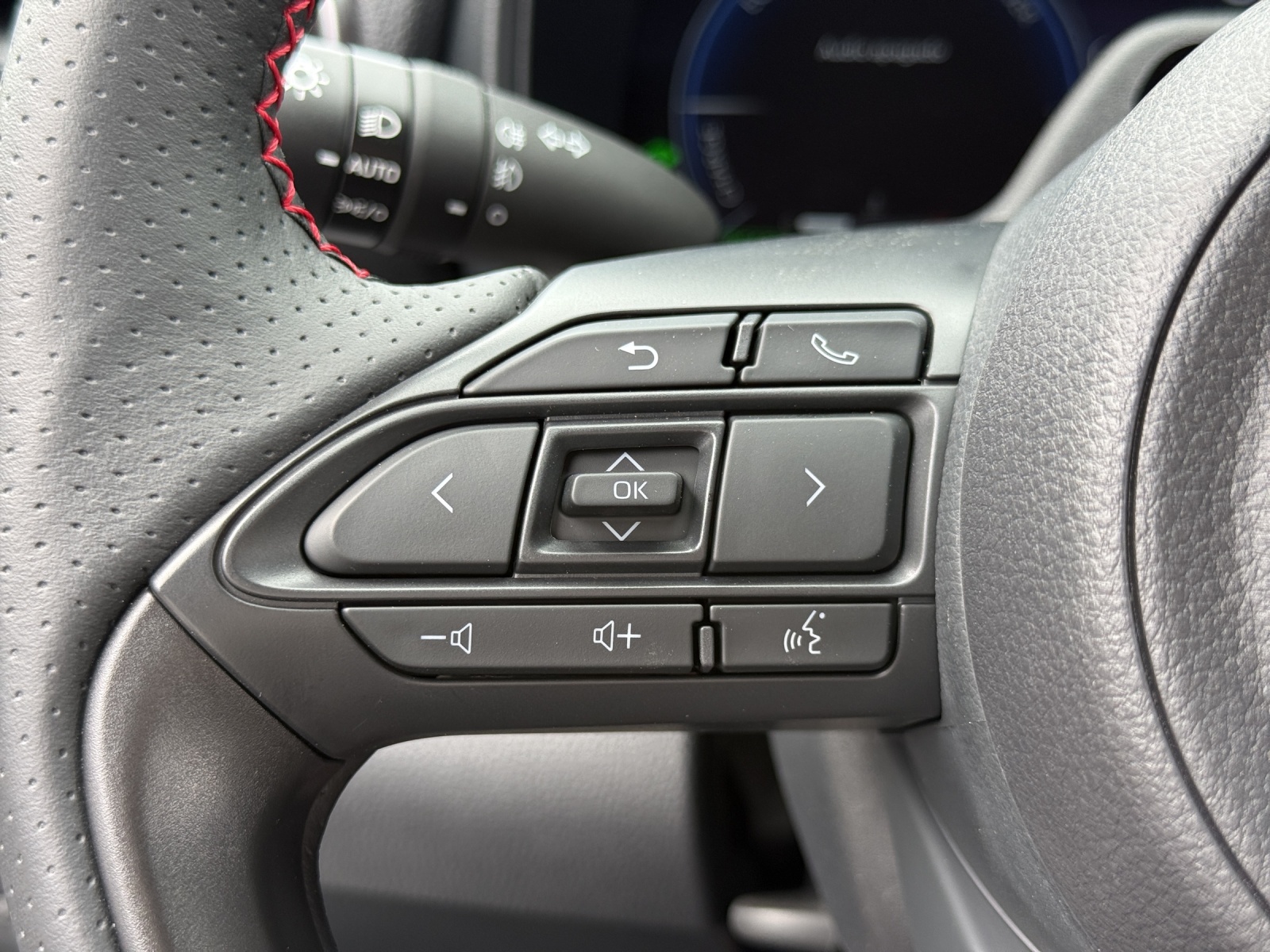 TOYOTA Yaris 1.5 GR Sport e-CVT (4 STÜCK)-image-21