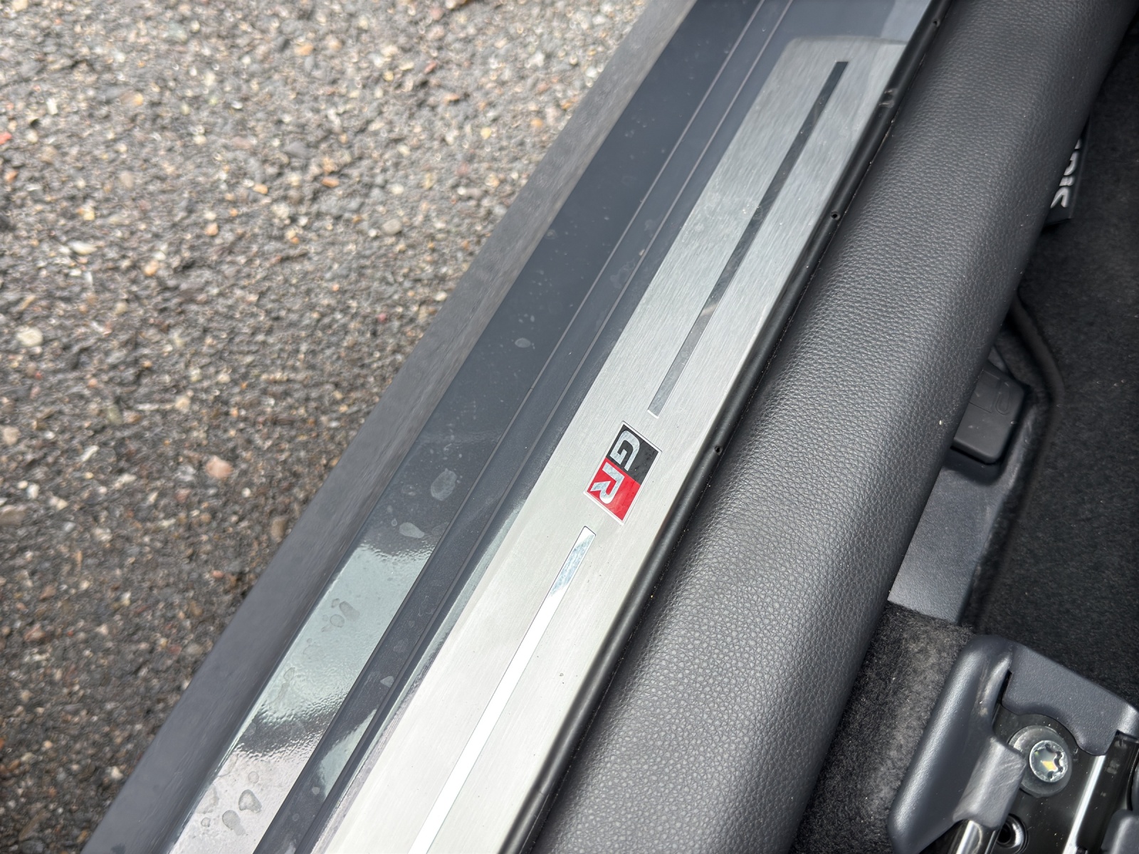 TOYOTA Yaris 1.5 GR Sport e-CVT (4 STÜCK)-image-26