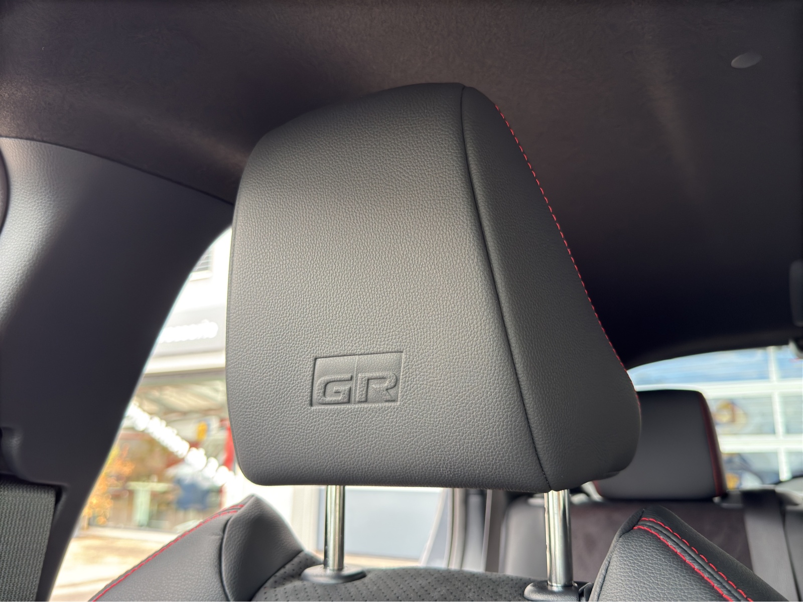 TOYOTA Yaris 1.5 GR Sport e-CVT (4 STÜCK)-image-28