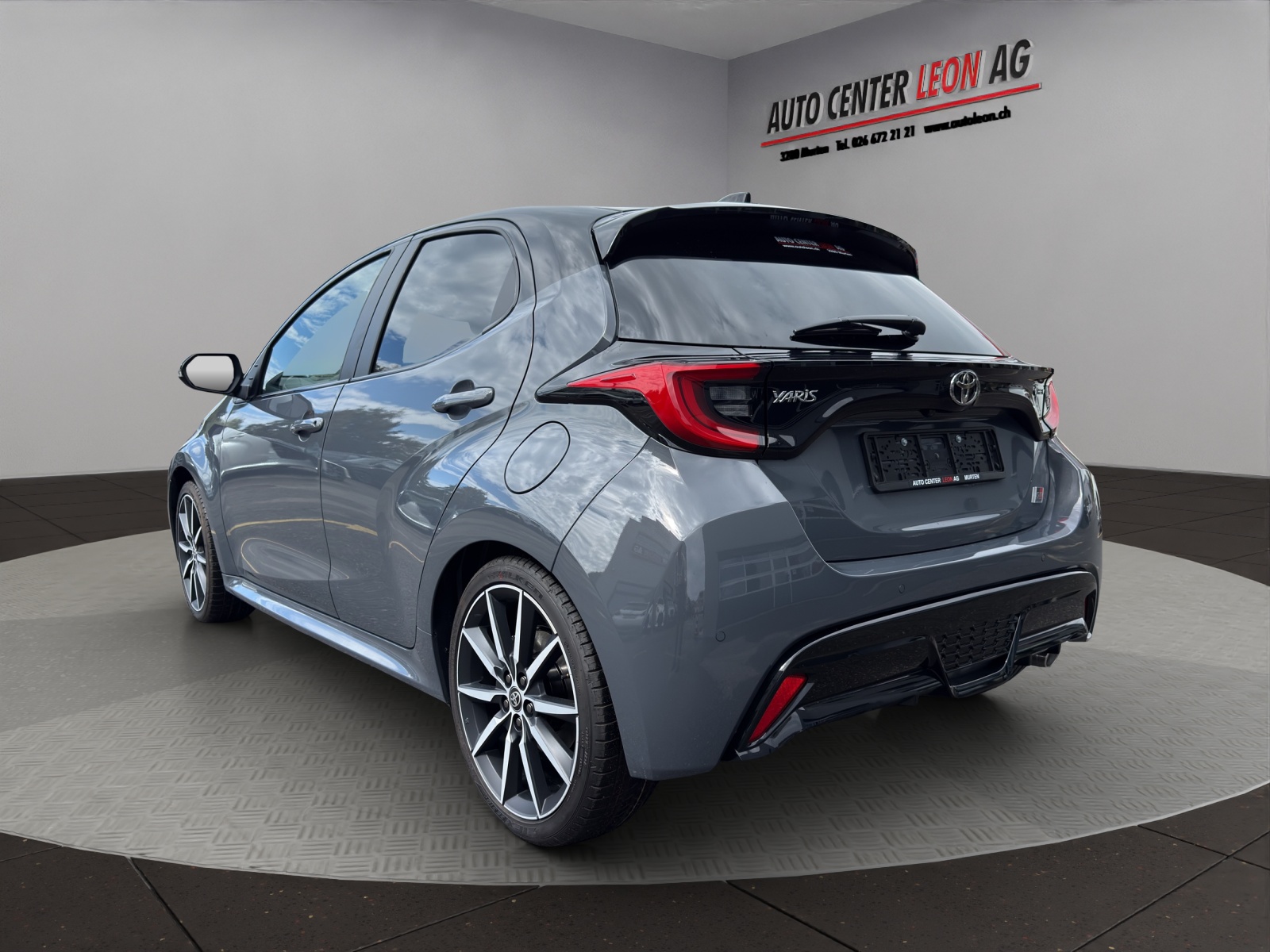 TOYOTA Yaris 1.5 GR Sport e-CVT (4 STÜCK)-showroom-element-3