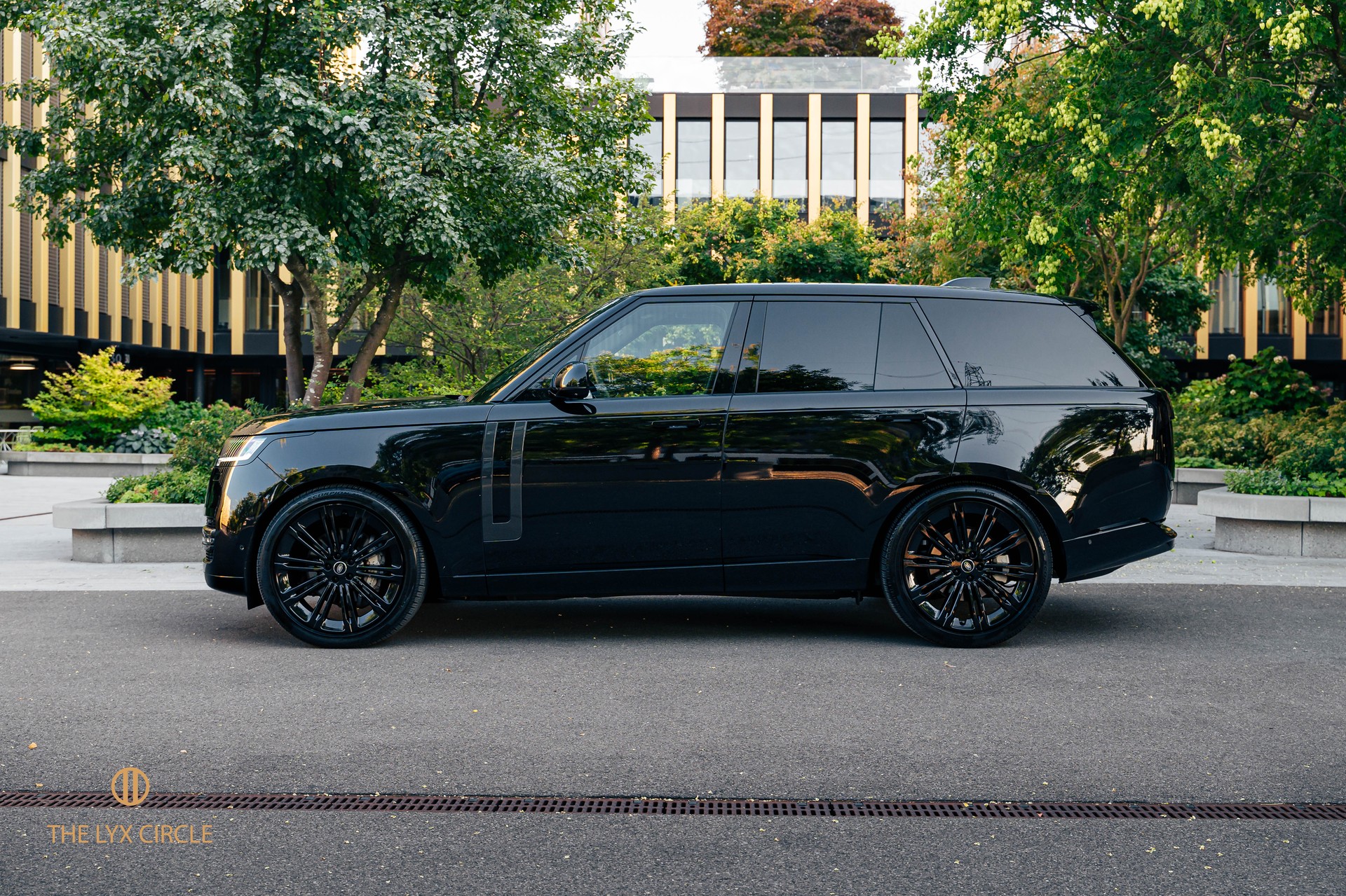 LAND ROVER Range Rover D300 3.0D I6 MHEV HSE Automatic-image-4