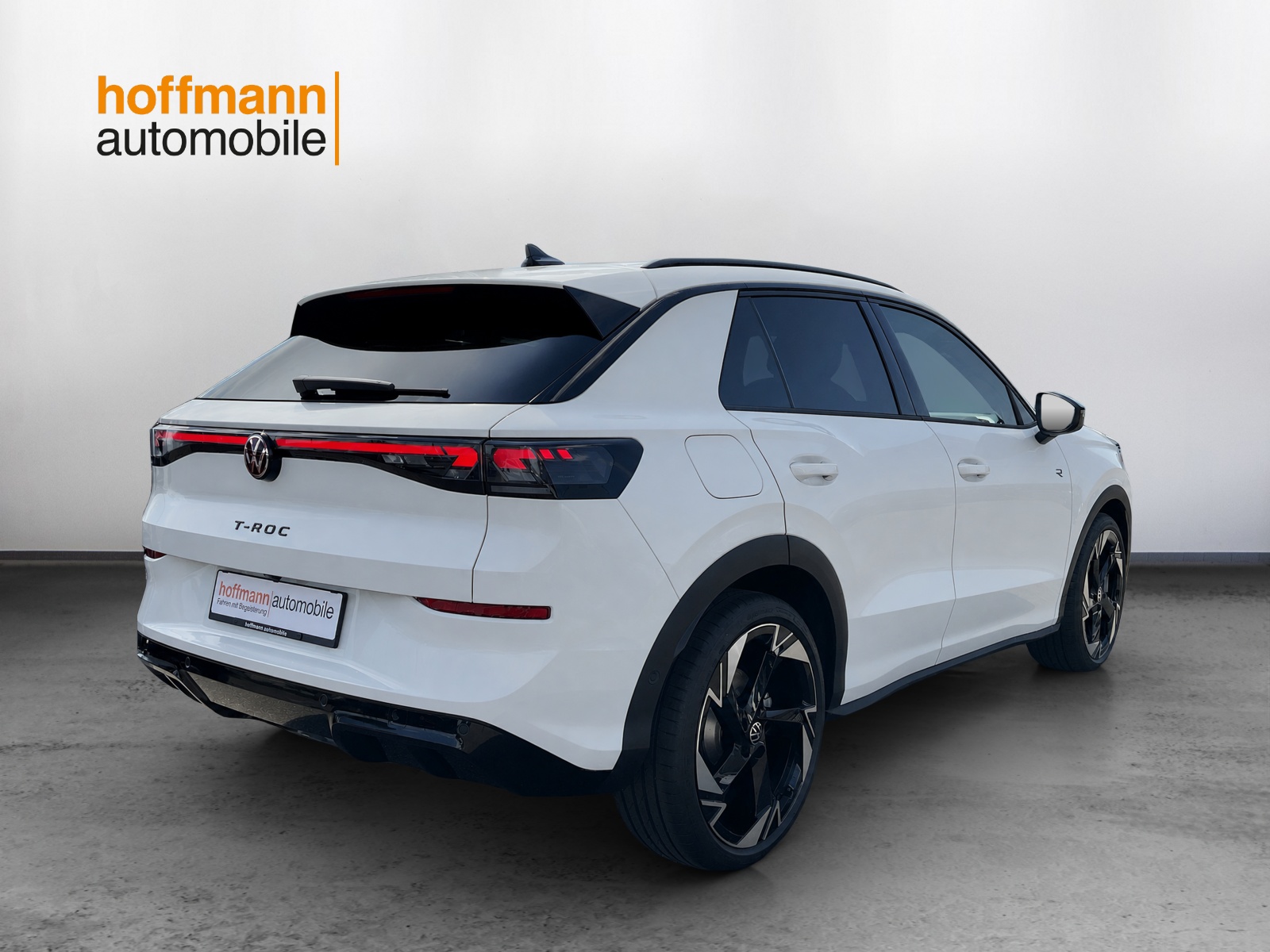VW T-Roc 1.5 eTSI mHEV R-Line DSG-showroom-element-3