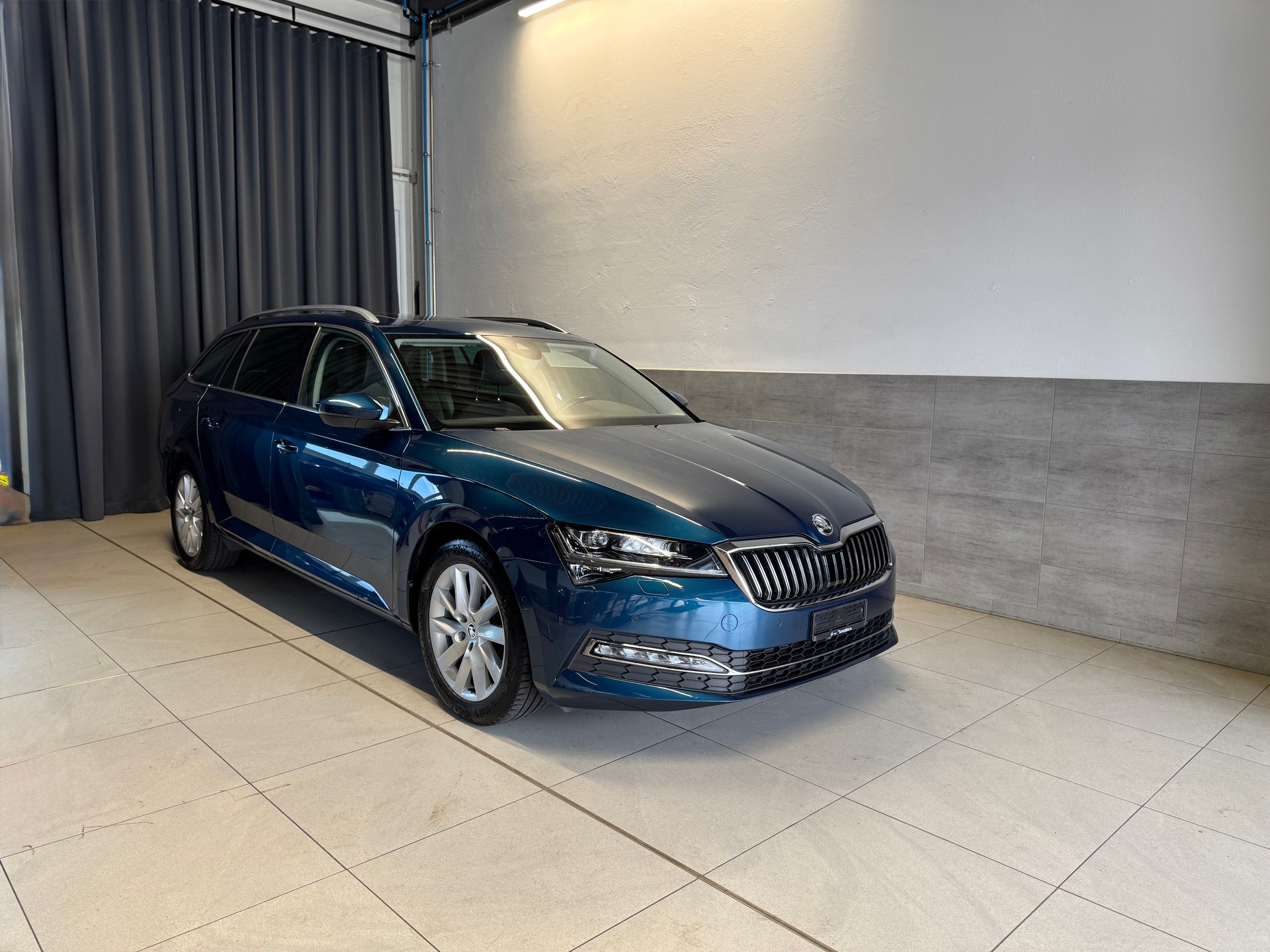 SKODA Superb Combi 2.0 TSI Style DSG (13)