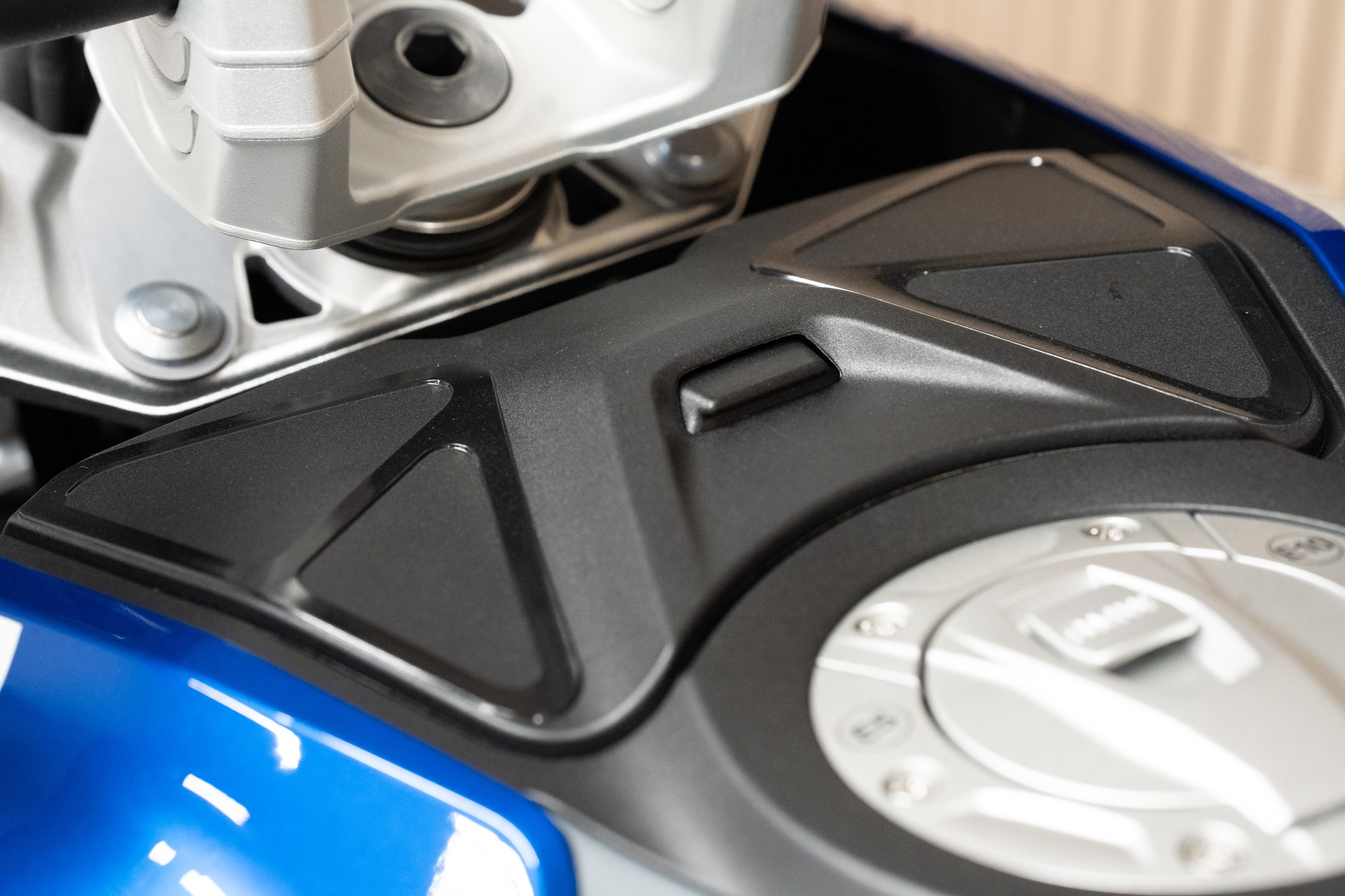 BMW R 1300 GS mit SC Project Endschalldämpfer-image-3