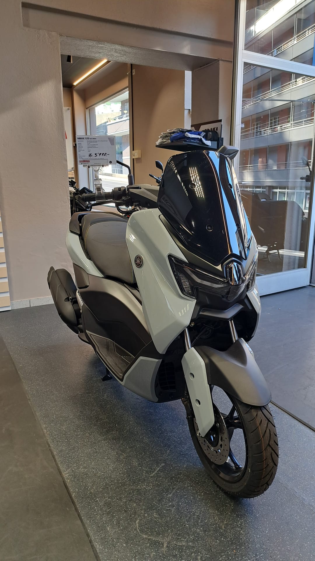 YAMAHA N-Max GPD 125-image-1