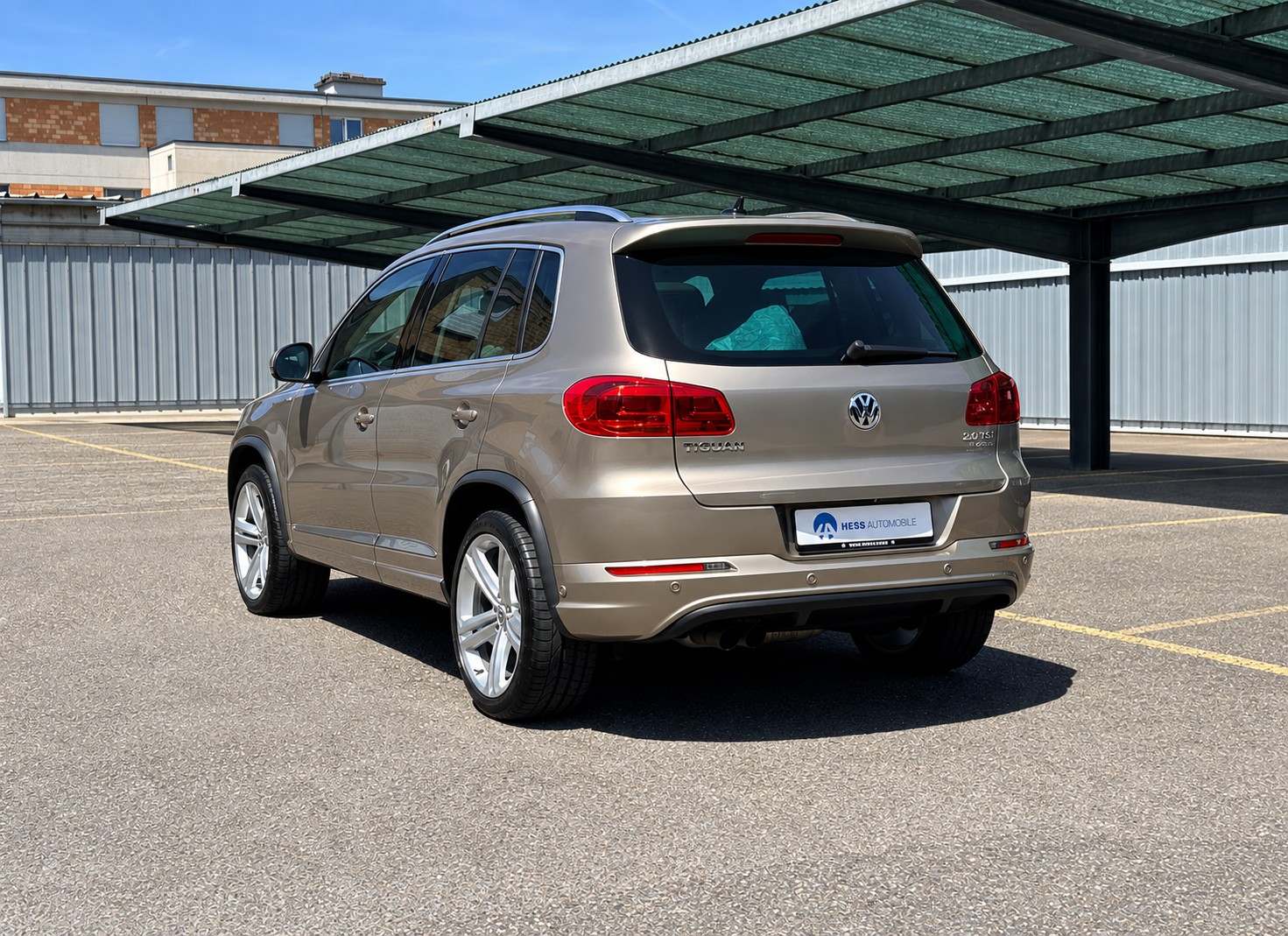 VW Tiguan 2.0 TSI R-Line Design 4Motion DSG-showroom-element-3