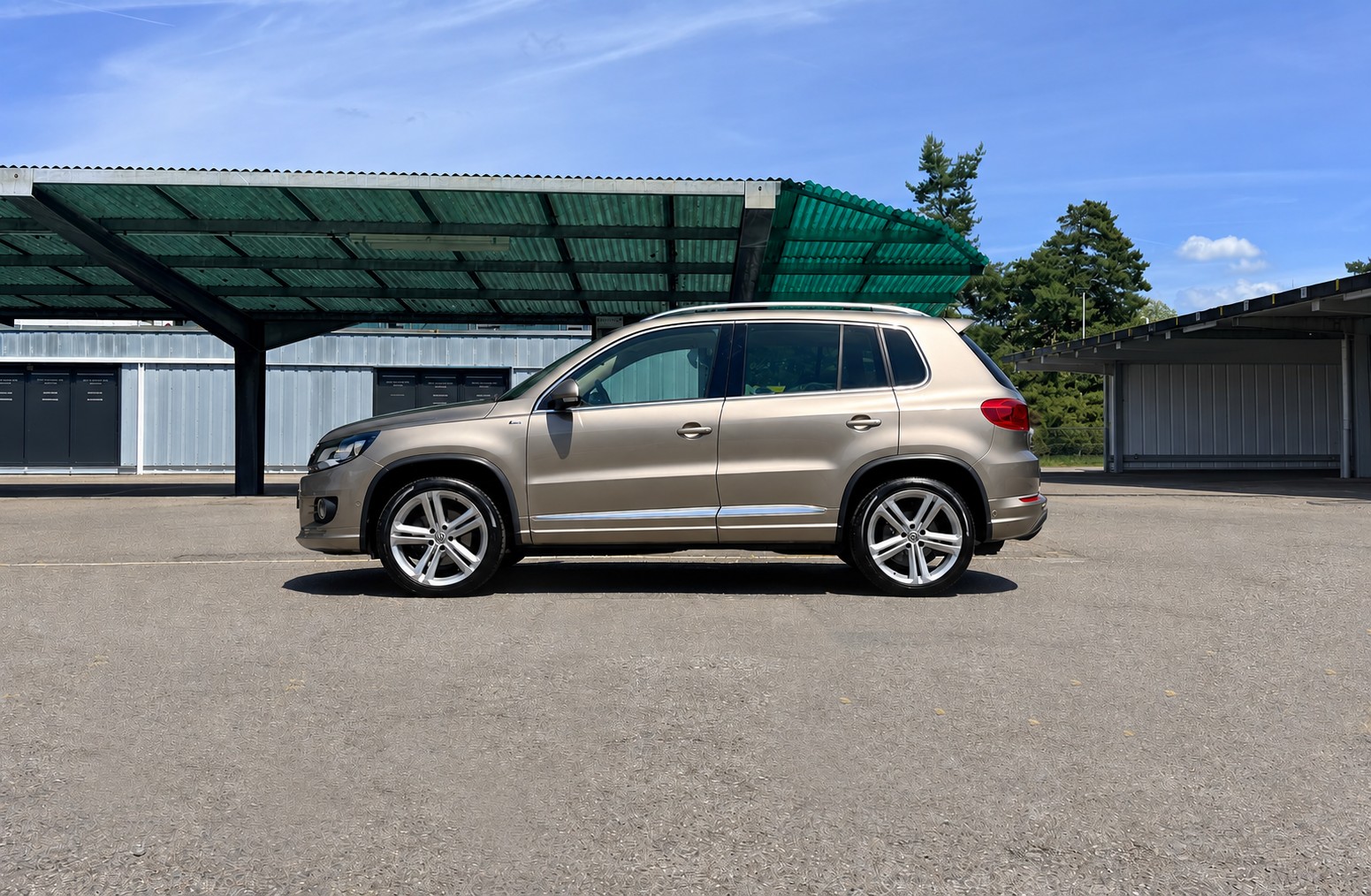 VW Tiguan 2.0 TSI R-Line Design 4Motion DSG-showroom-element-2
