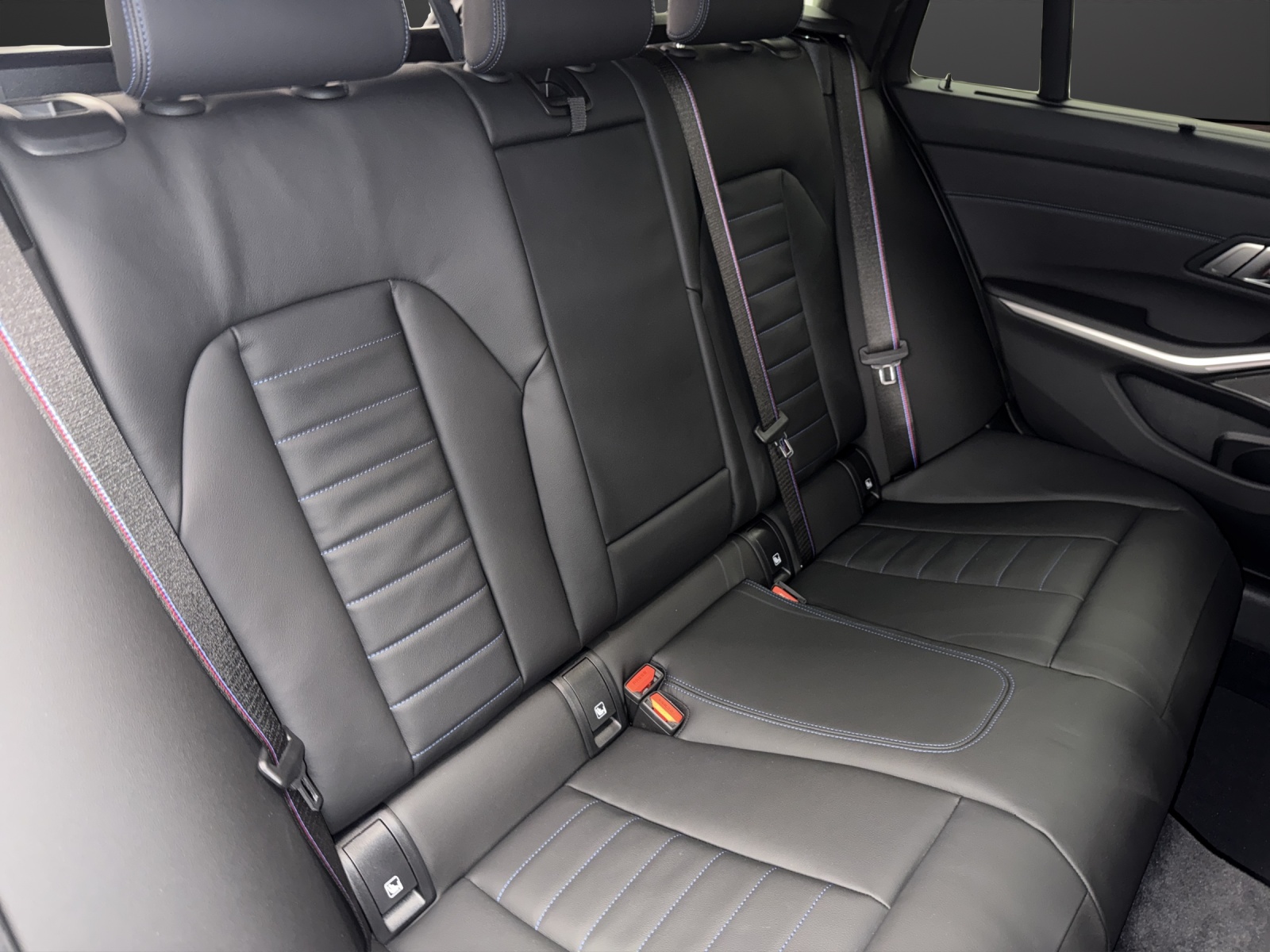 BMW M340d xDrive 48V Touring Steptronic M Sport Pro-image-18