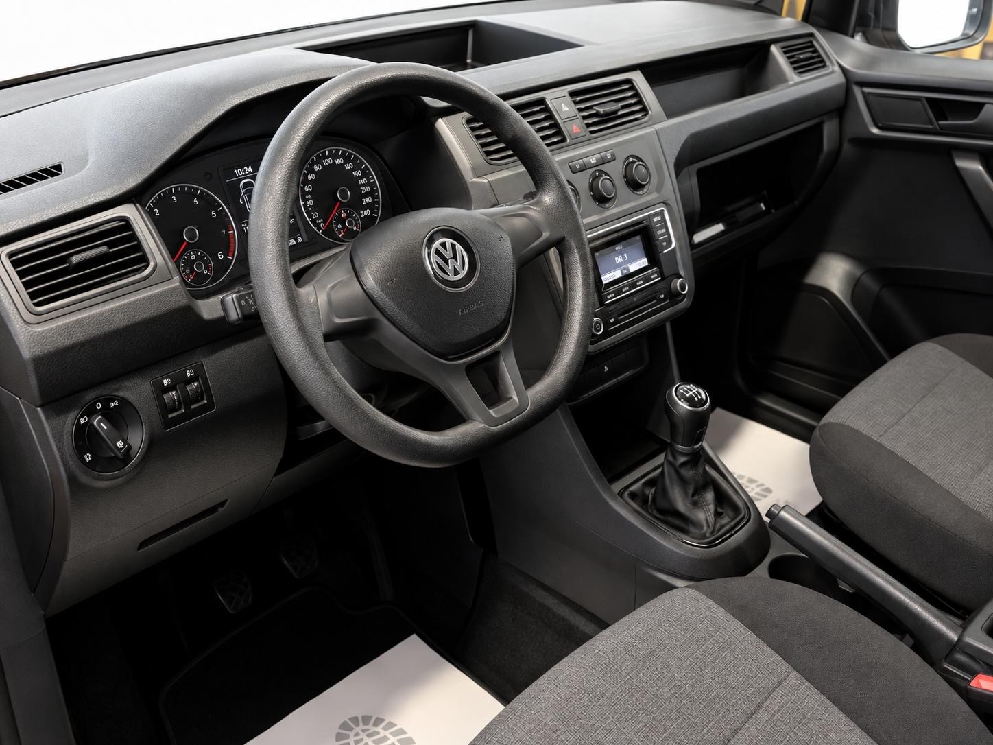 VW Caddy 2.0TDI 4Motion BlueMotion Technology-image-8