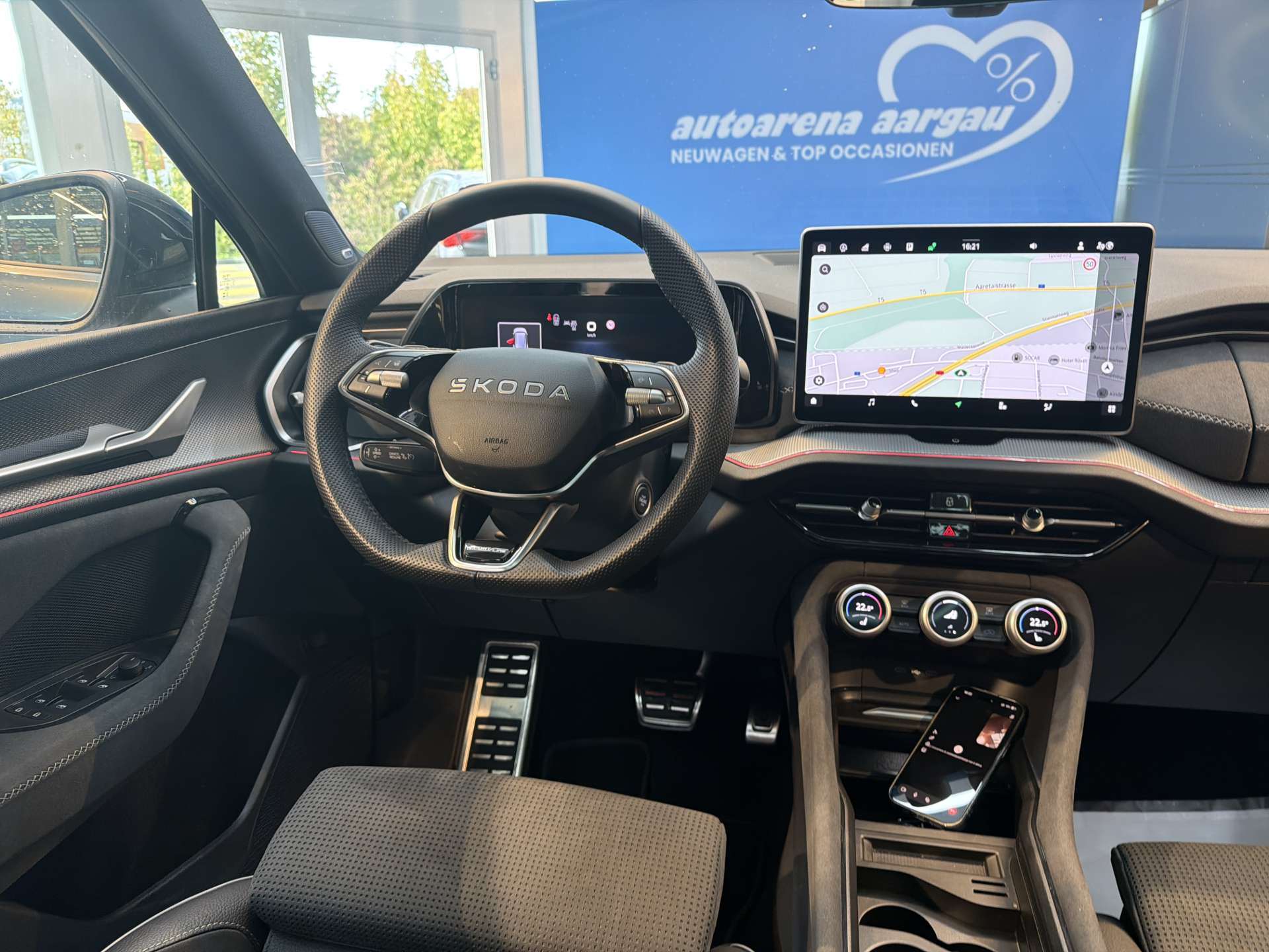 SKODA Kodiaq 2.0 TDI Sportline 7-Plätzer DSG-Automat-image-4