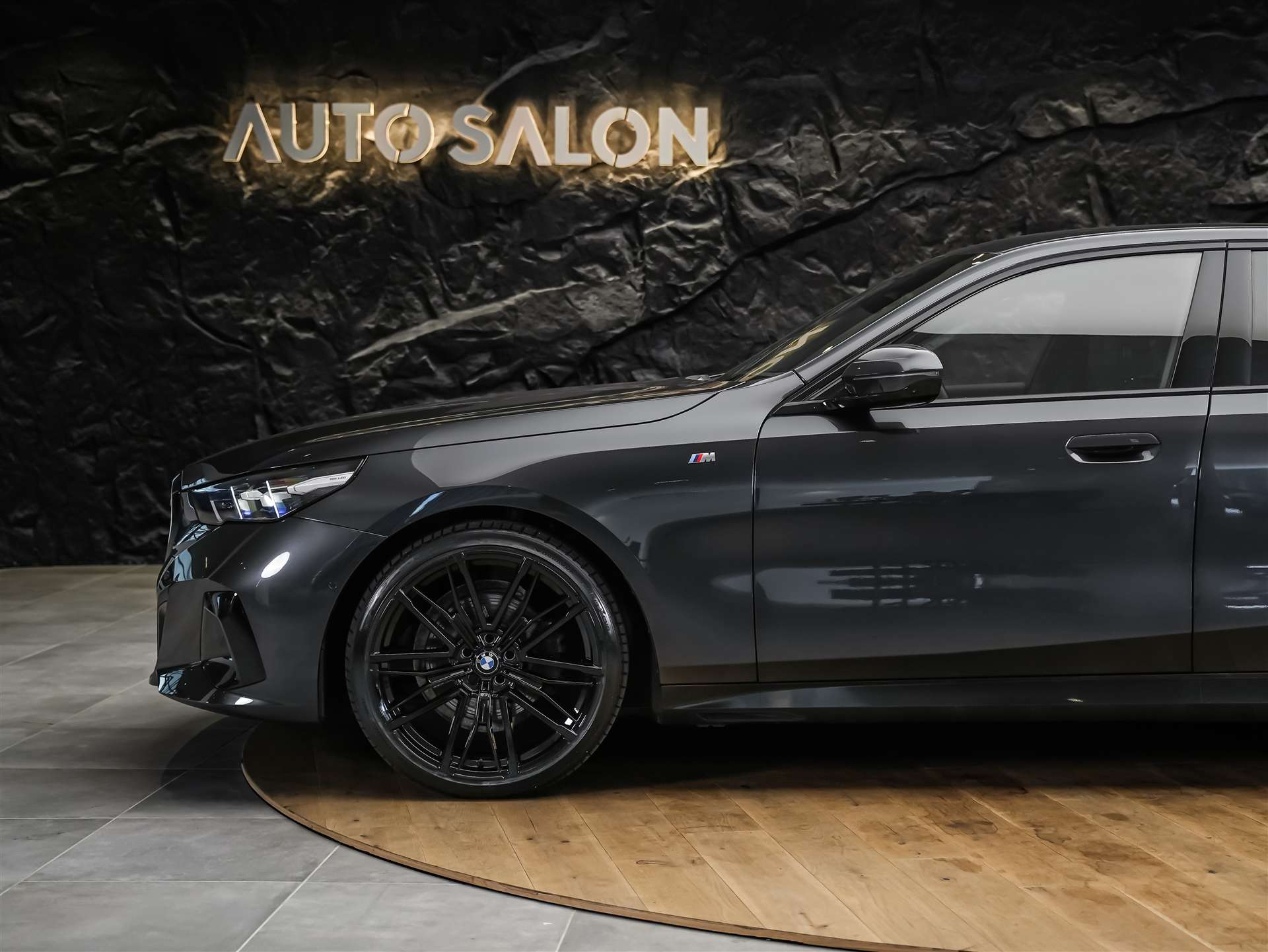 BMW 520i M Sport Steptronic *Werksgarantie*21" Felgen*ICONIC GLOW*-image-16