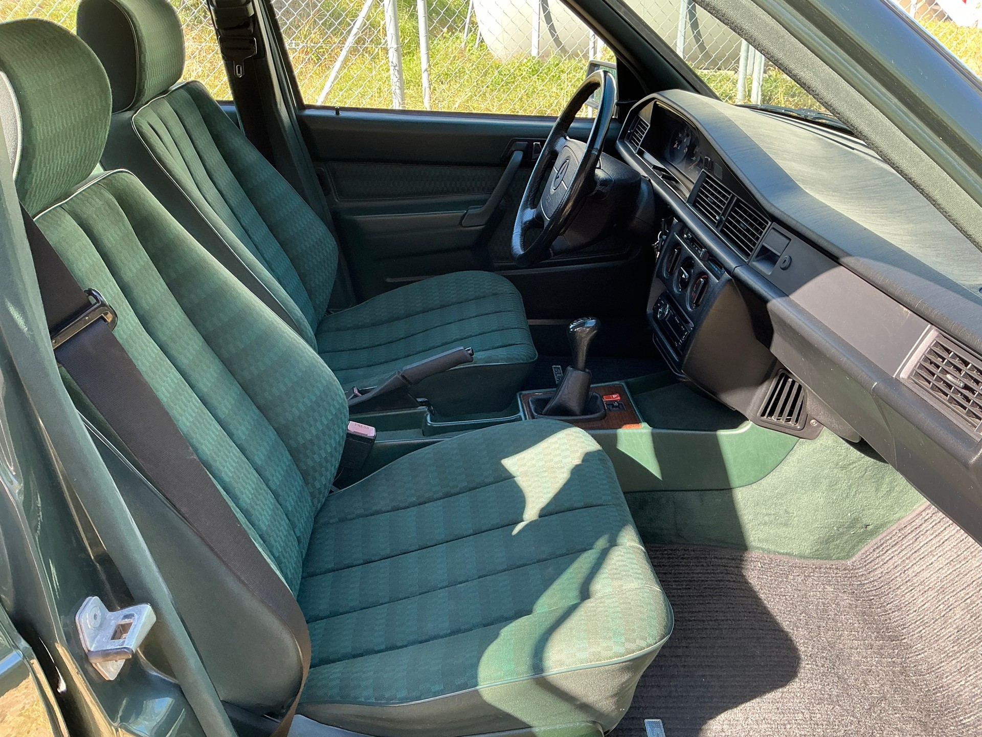 MERCEDES-BENZ 190 D 2.5-image-4