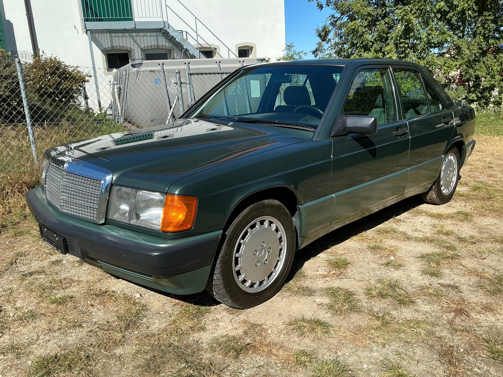 MERCEDES-BENZ 190 D 2.5