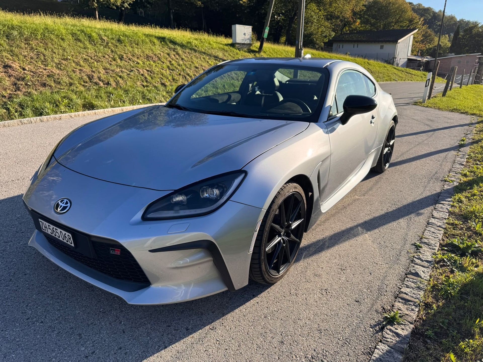 TOYOTA 2.4 Sport+