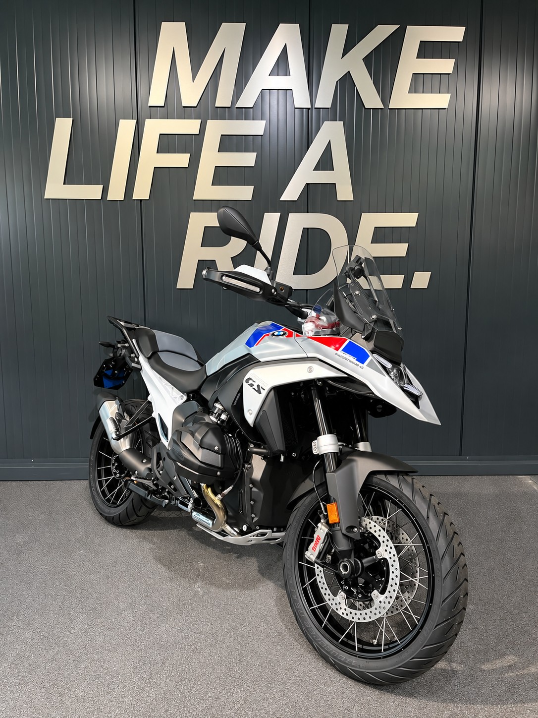 BMW R 1300 GS-image-1