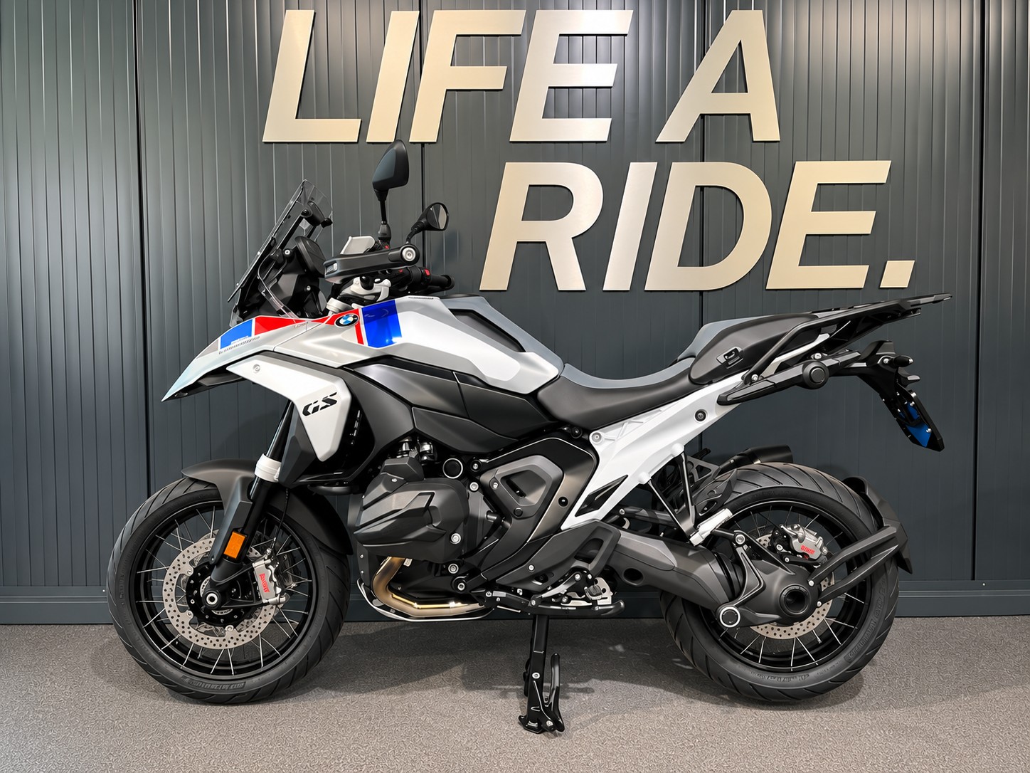 BMW R 1300 GS-image-2
