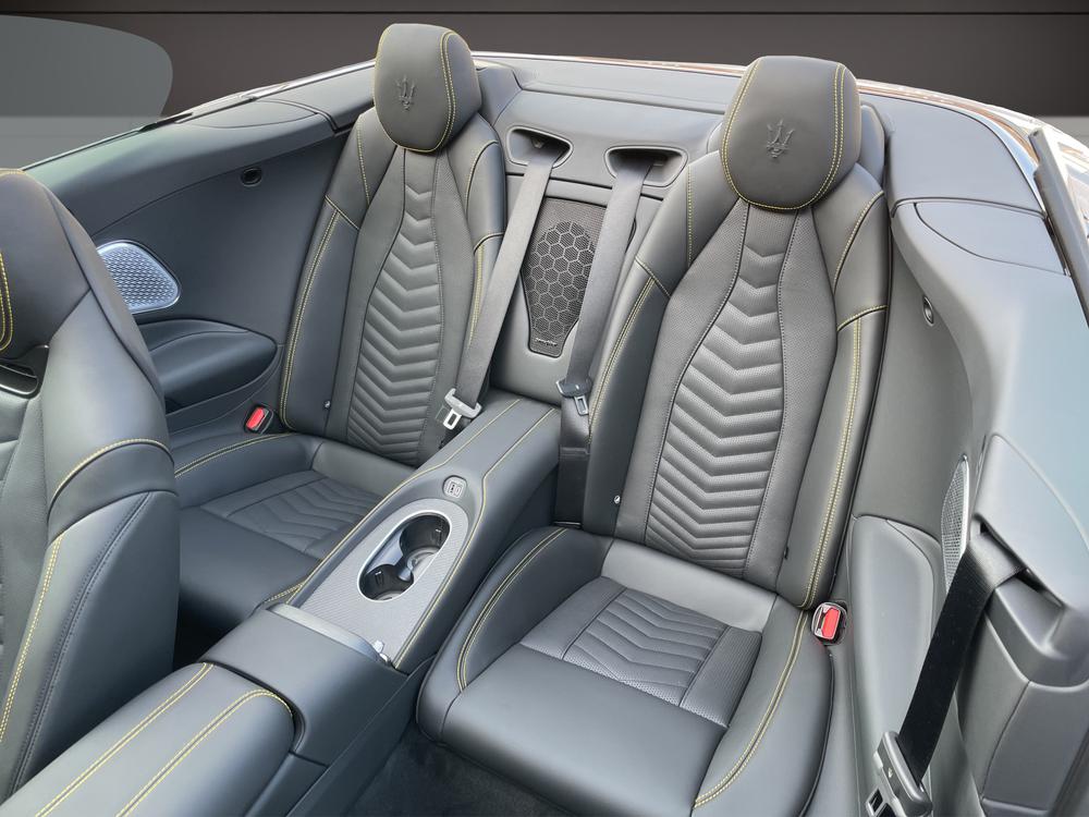 MASERATI GRANCABRIO 3.0 V6 Trofeo-image-13