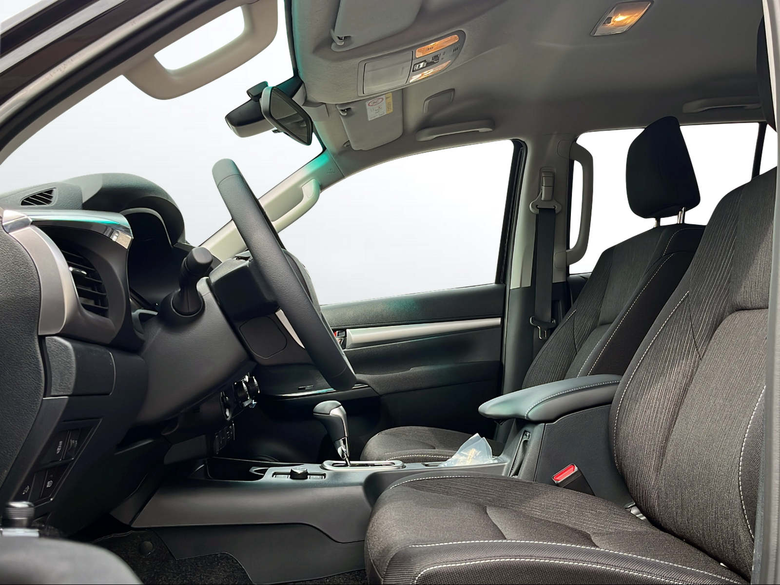 TOYOTA Hilux 2.8d MHEV Style Double Cab 4x4-image-8