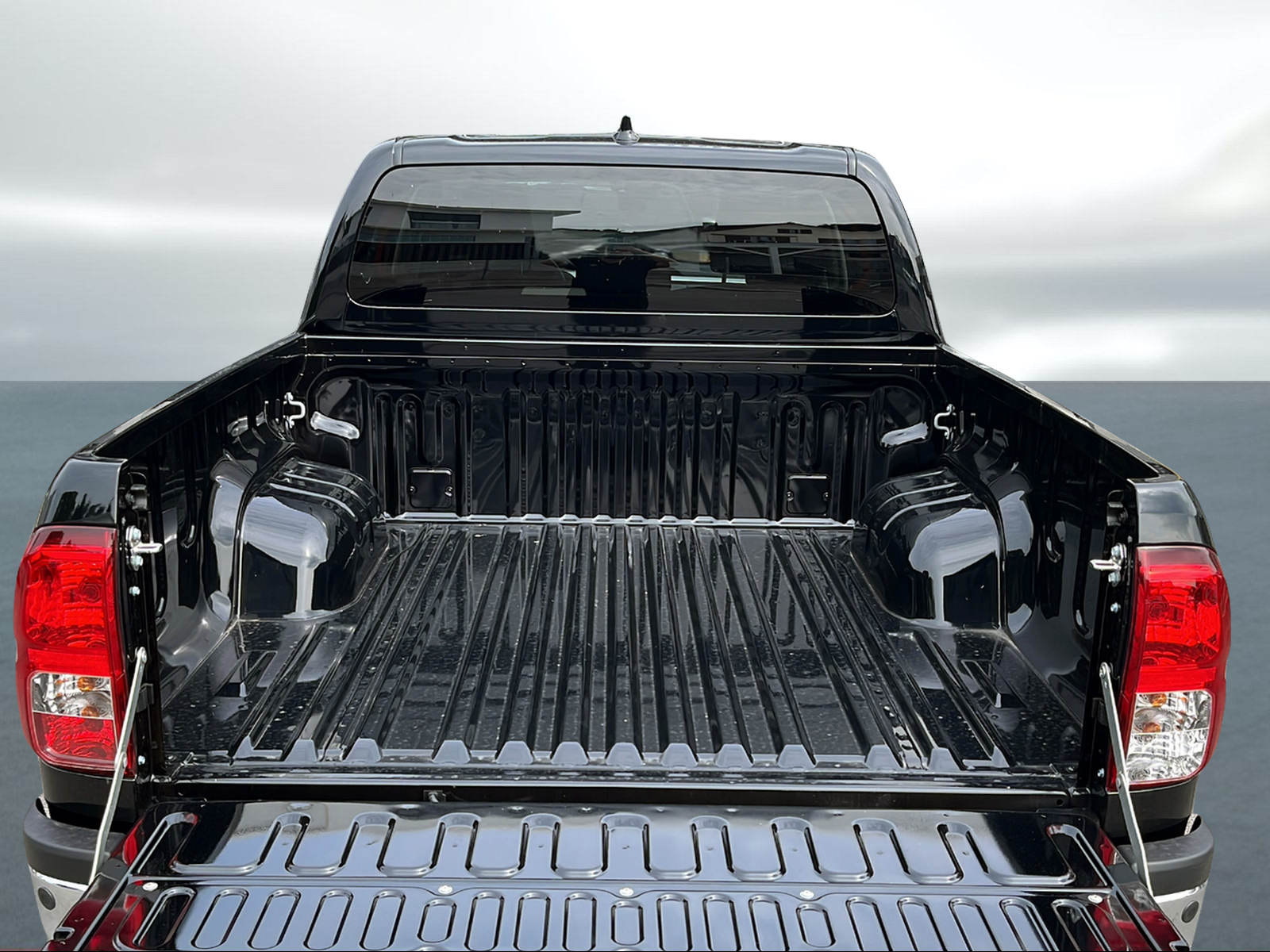 TOYOTA Hilux 2.8d MHEV Style Double Cab 4x4-image-6