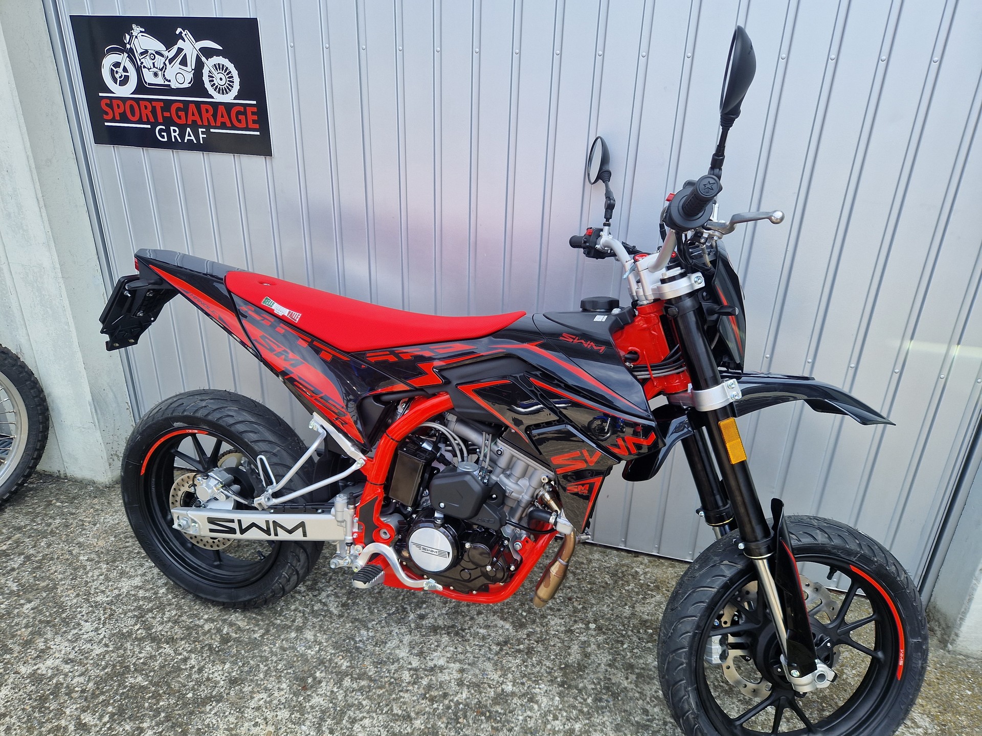 SWM Supermoto MY 2025-image-1