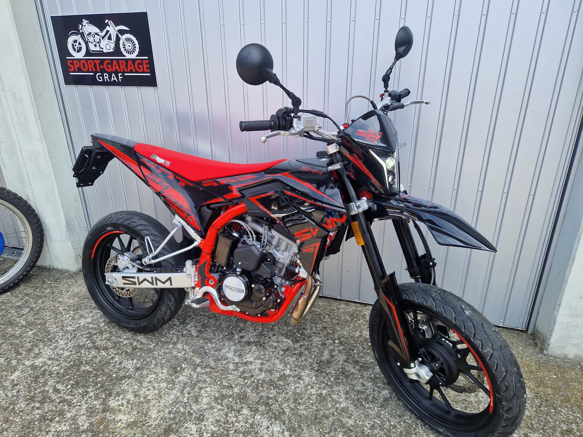 SWM Supermoto MY 2025
