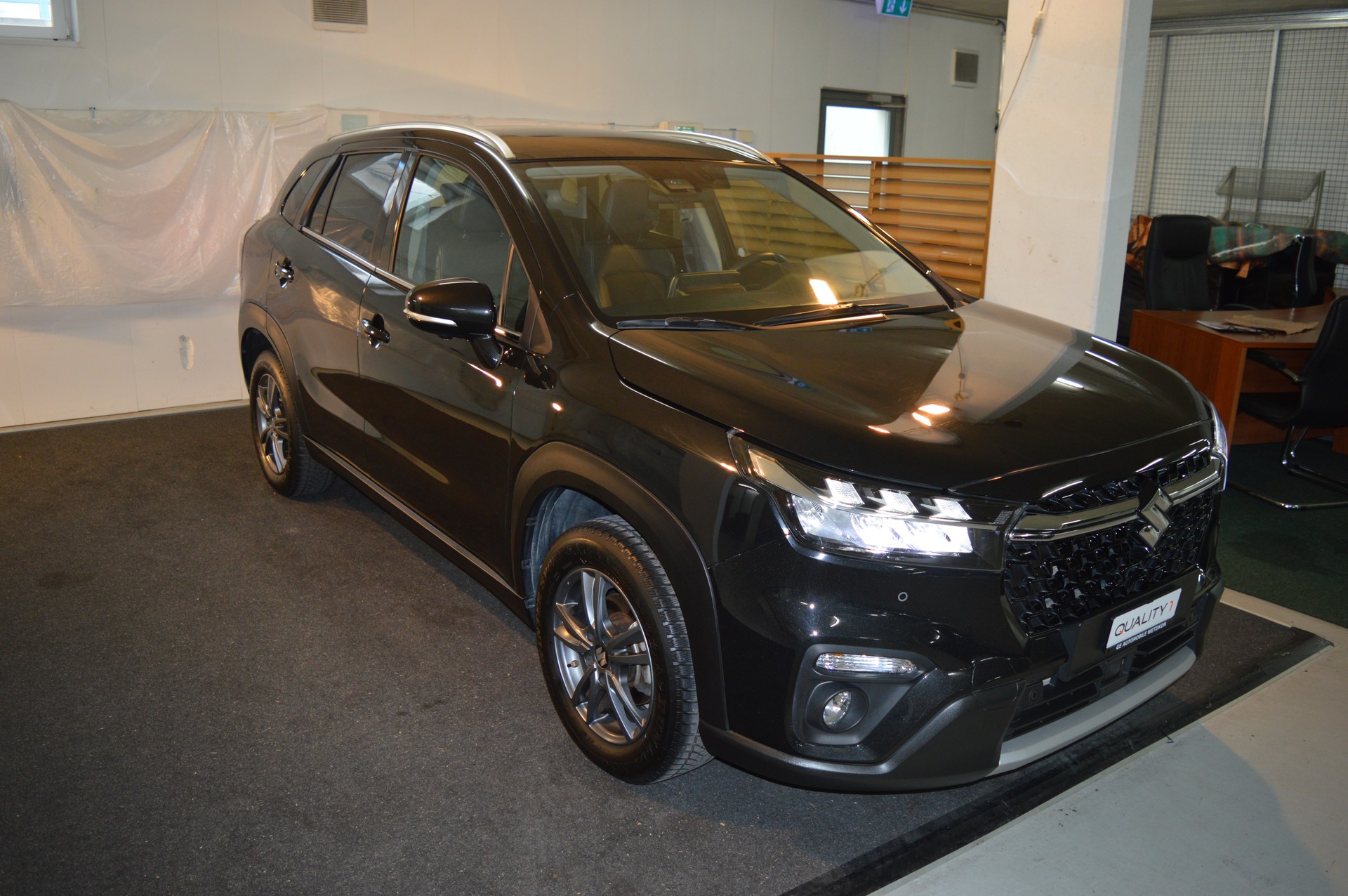 SUZUKI SX4 S-Cross 1.4 16V Compact Top Hybrid 4WD Automatic-showroom-element-3