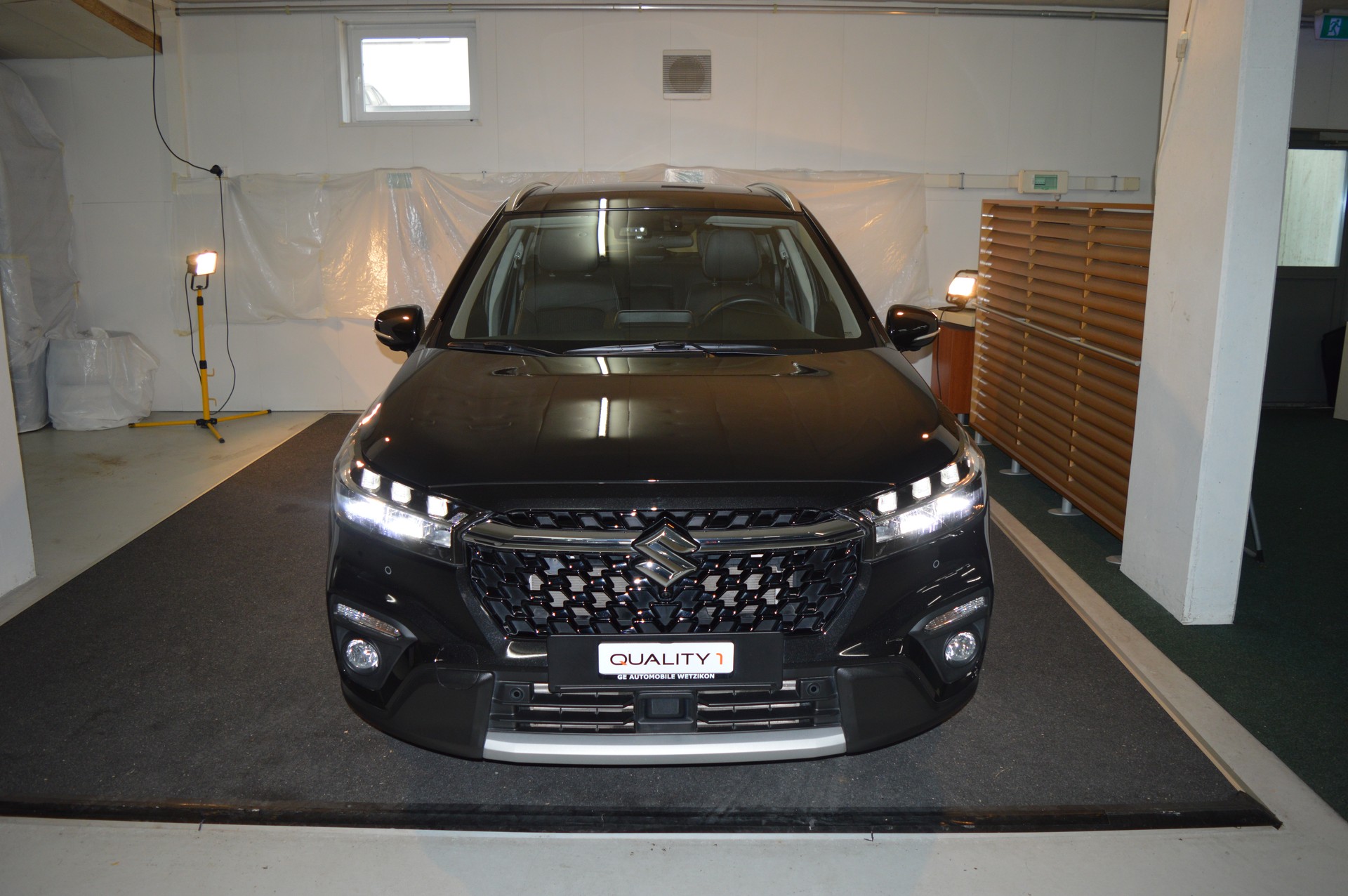 SUZUKI SX4 S-Cross 1.4 16V Compact Top Hybrid 4WD Automatic-showroom-element-2