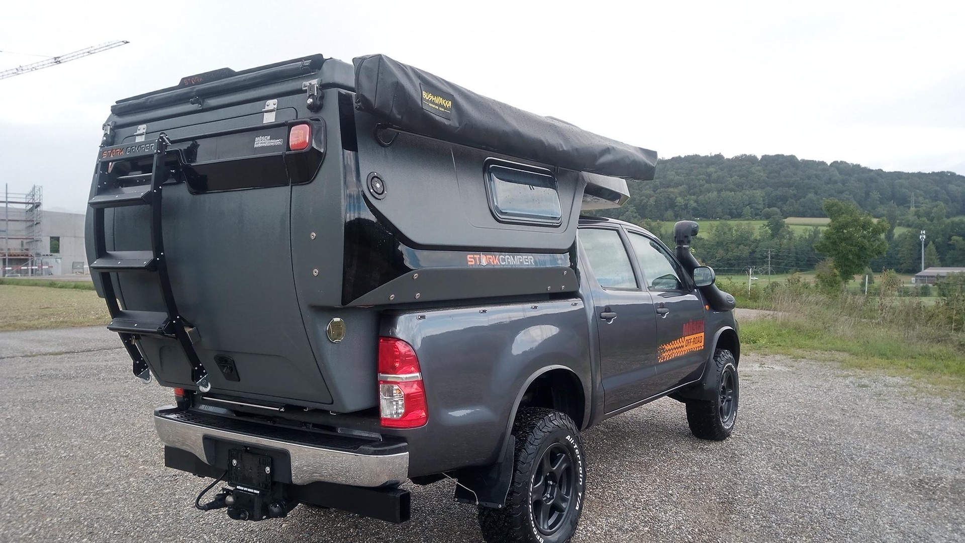 TOYOTA Hilux 2.5D 4WD Double Cab Luna-image-4