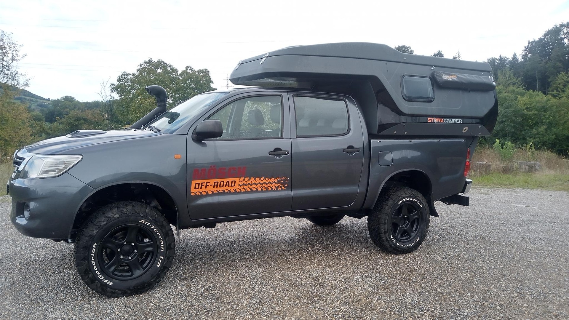TOYOTA Hilux 2.5D 4WD Double Cab Luna-image-2
