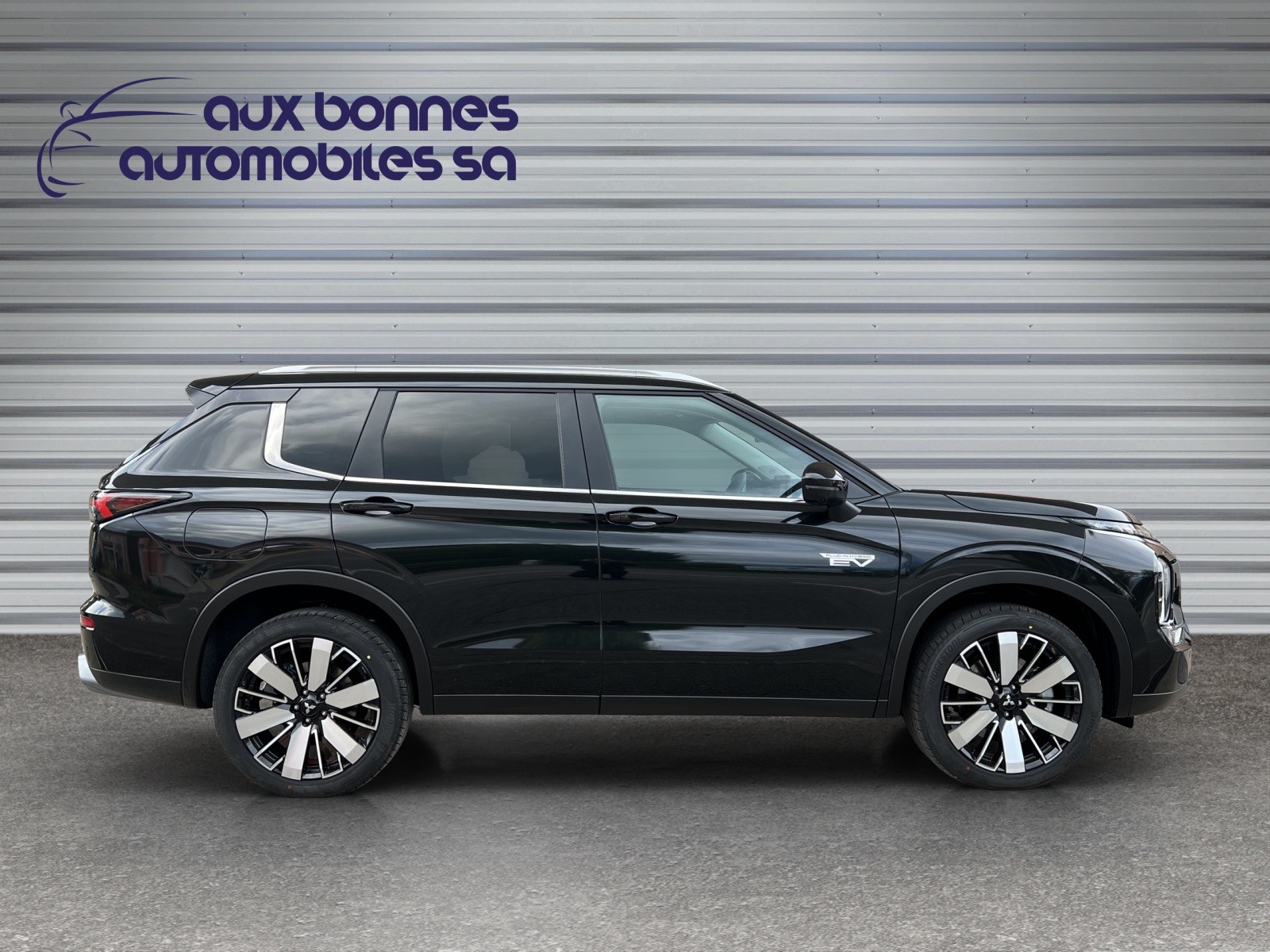 MITSUBISHI Outlander 2.4 PHEV Intense 4WD Automatic-image-7