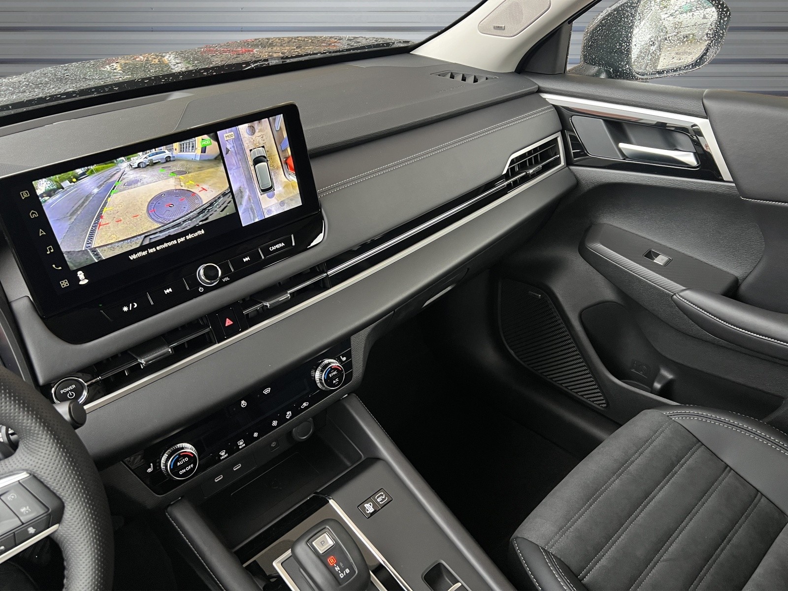 MITSUBISHI Outlander 2.4 PHEV Intense 4WD Automatic-image-11