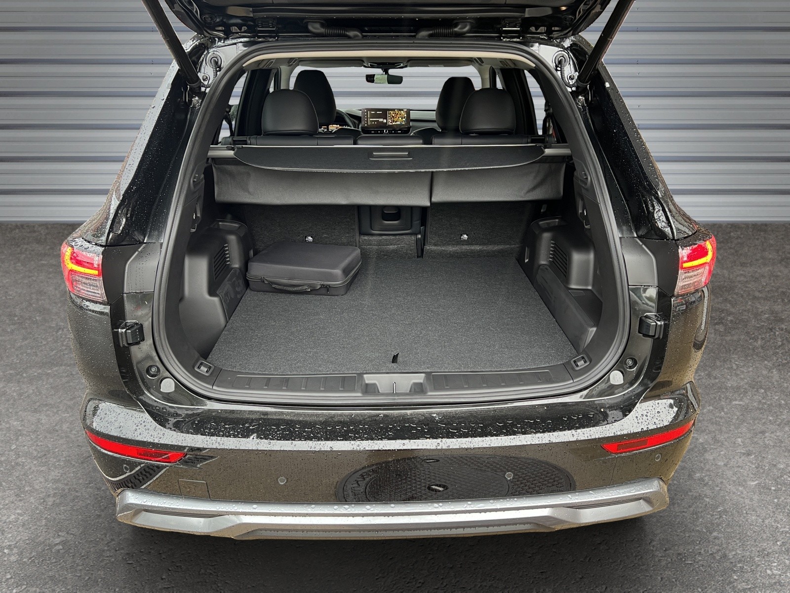 MITSUBISHI Outlander 2.4 PHEV Intense 4WD Automatic-image-14