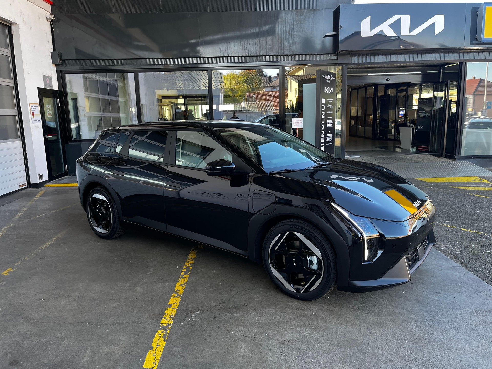 KIA EV4 81 kWh Earth+-image-1