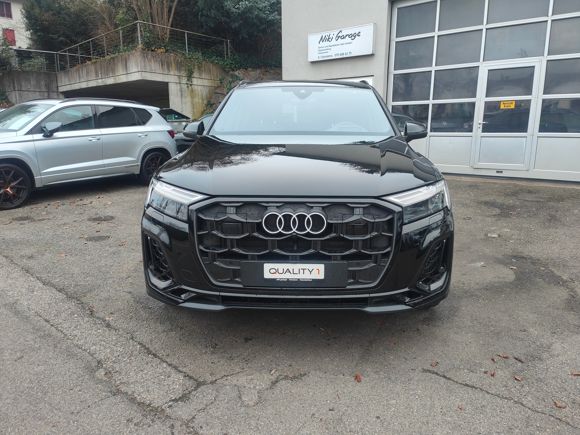 AUDI Q7 55 TFSI S line quattro PH tiptronic-showroom-element-1