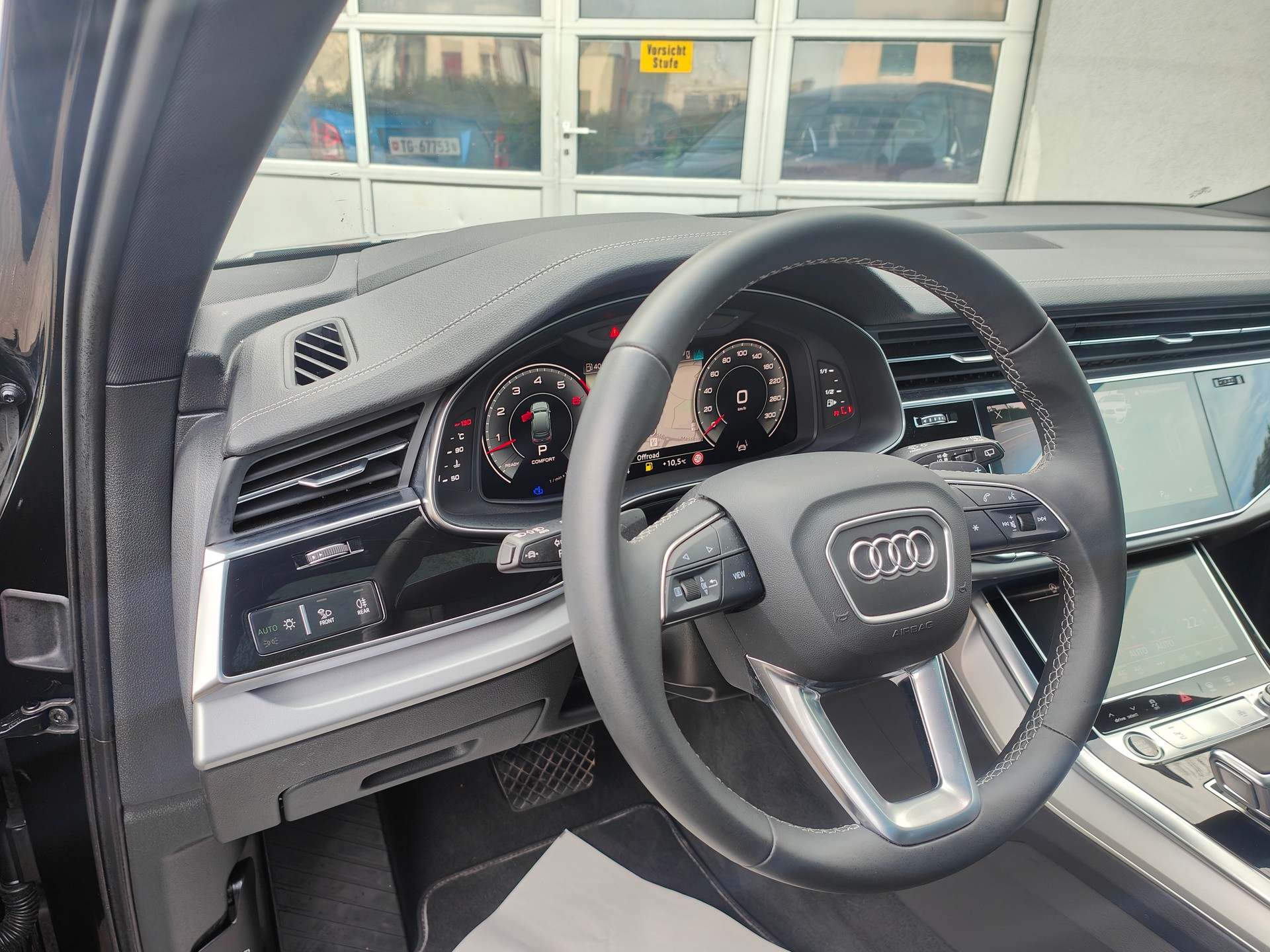 AUDI Q7 55 TFSI S line quattro PH tiptronic-image-13
