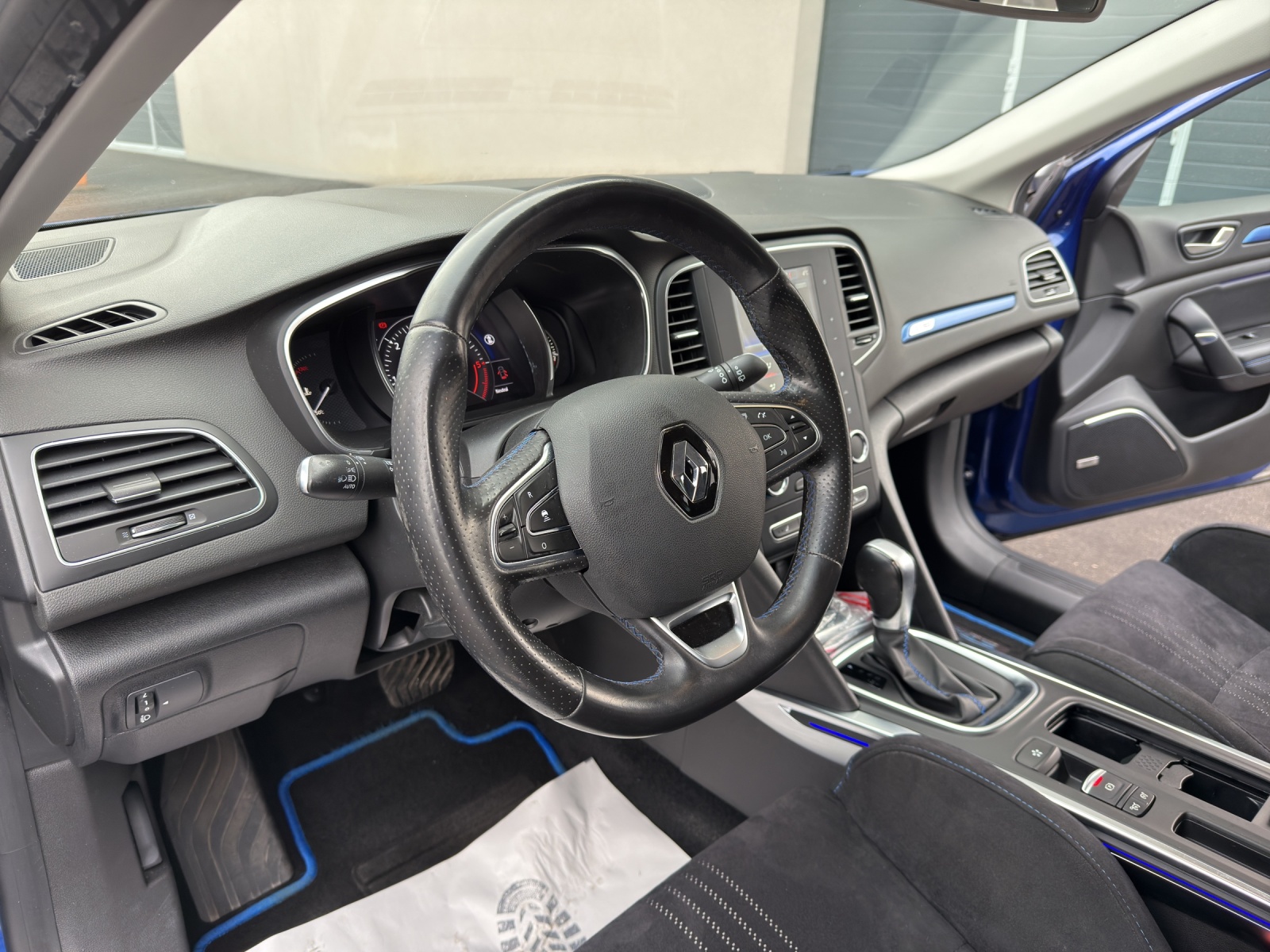 RENAULT Mégane Grandtour 1.7 dCi GT Line EDC-image-22