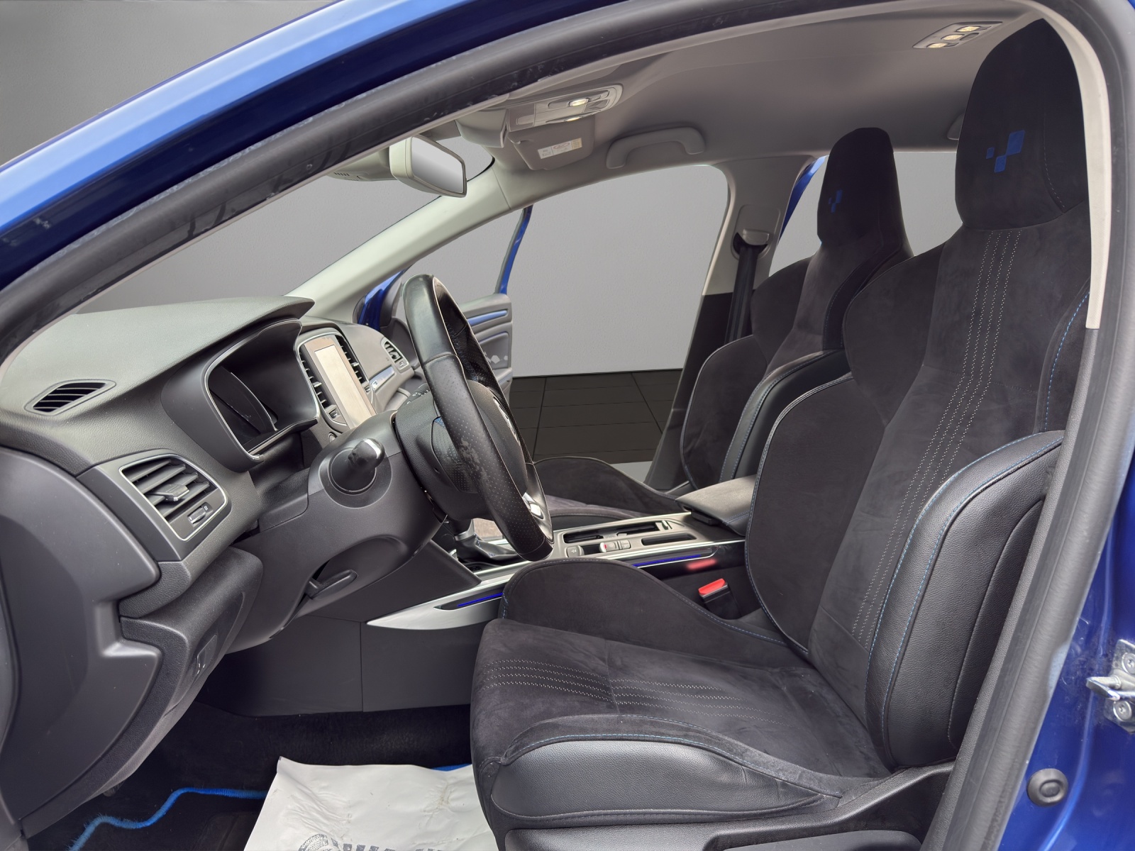 RENAULT Mégane Grandtour 1.7 dCi GT Line EDC-image-8