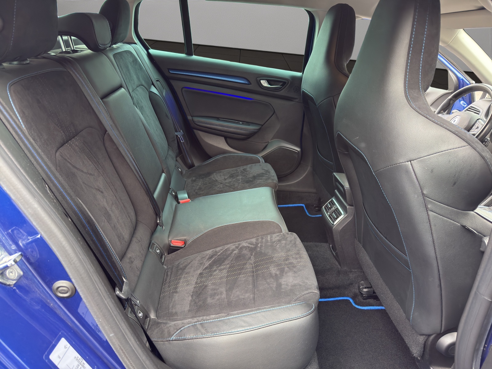 RENAULT Mégane Grandtour 1.7 dCi GT Line EDC-image-17