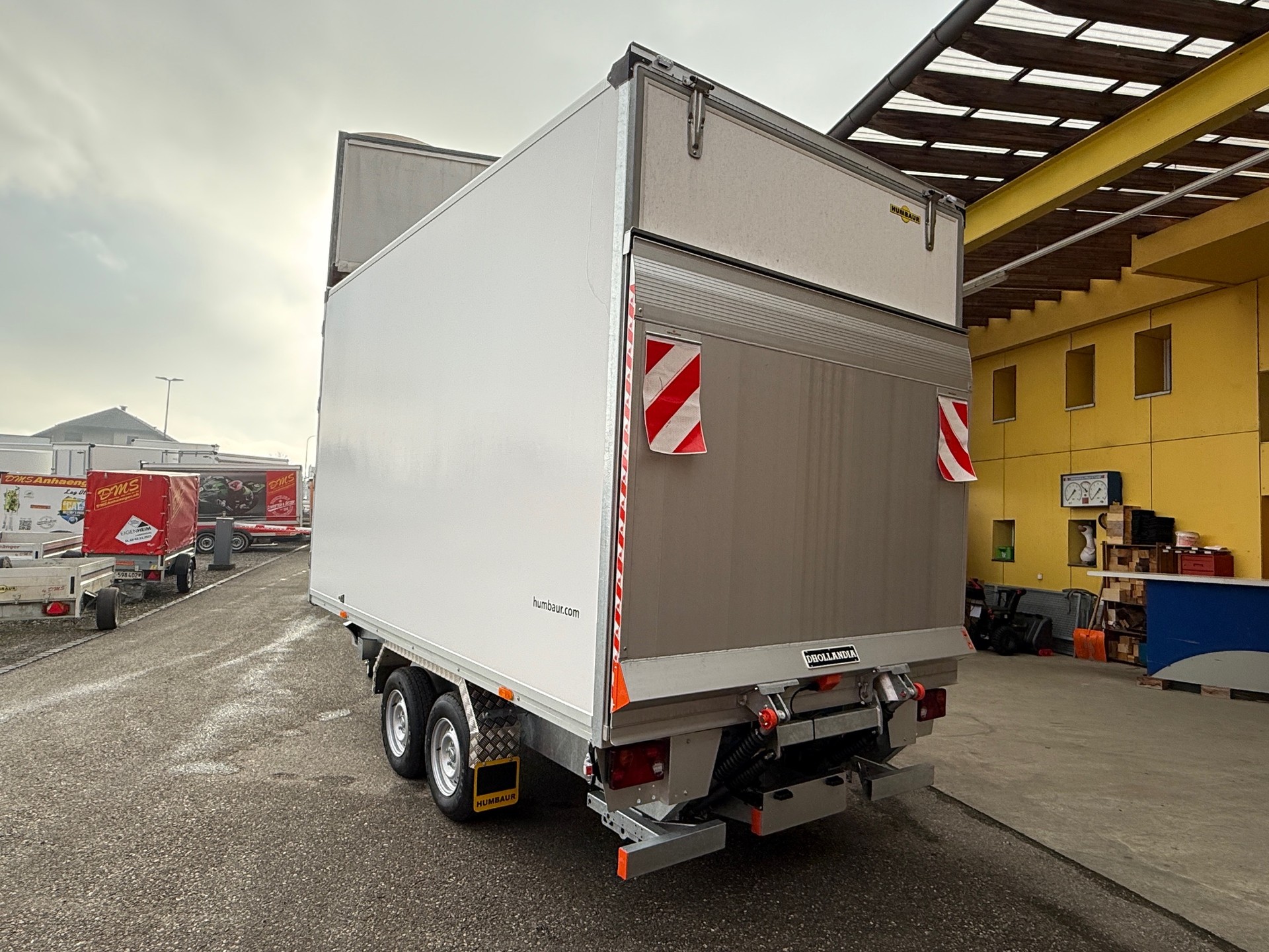 HUMBAUR Hebebühnenanhänger HB HK 354222 RZD-image-1