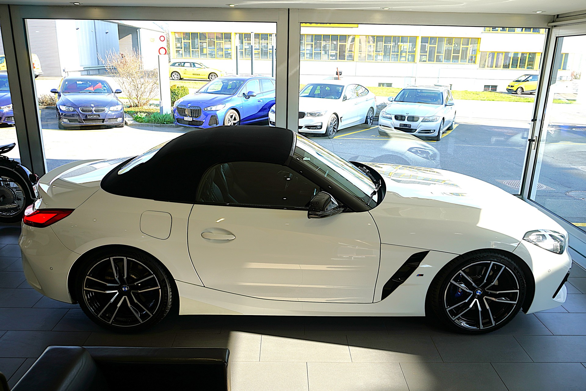 BMW Z4 M40i Steptronic-showroom-element-3
