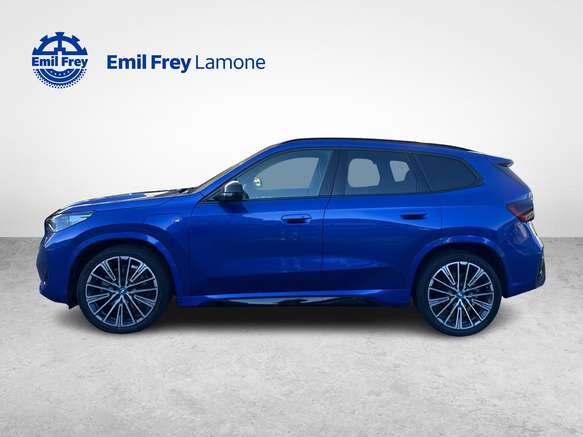 BMW X1 30e xDrive-showroom-element-1