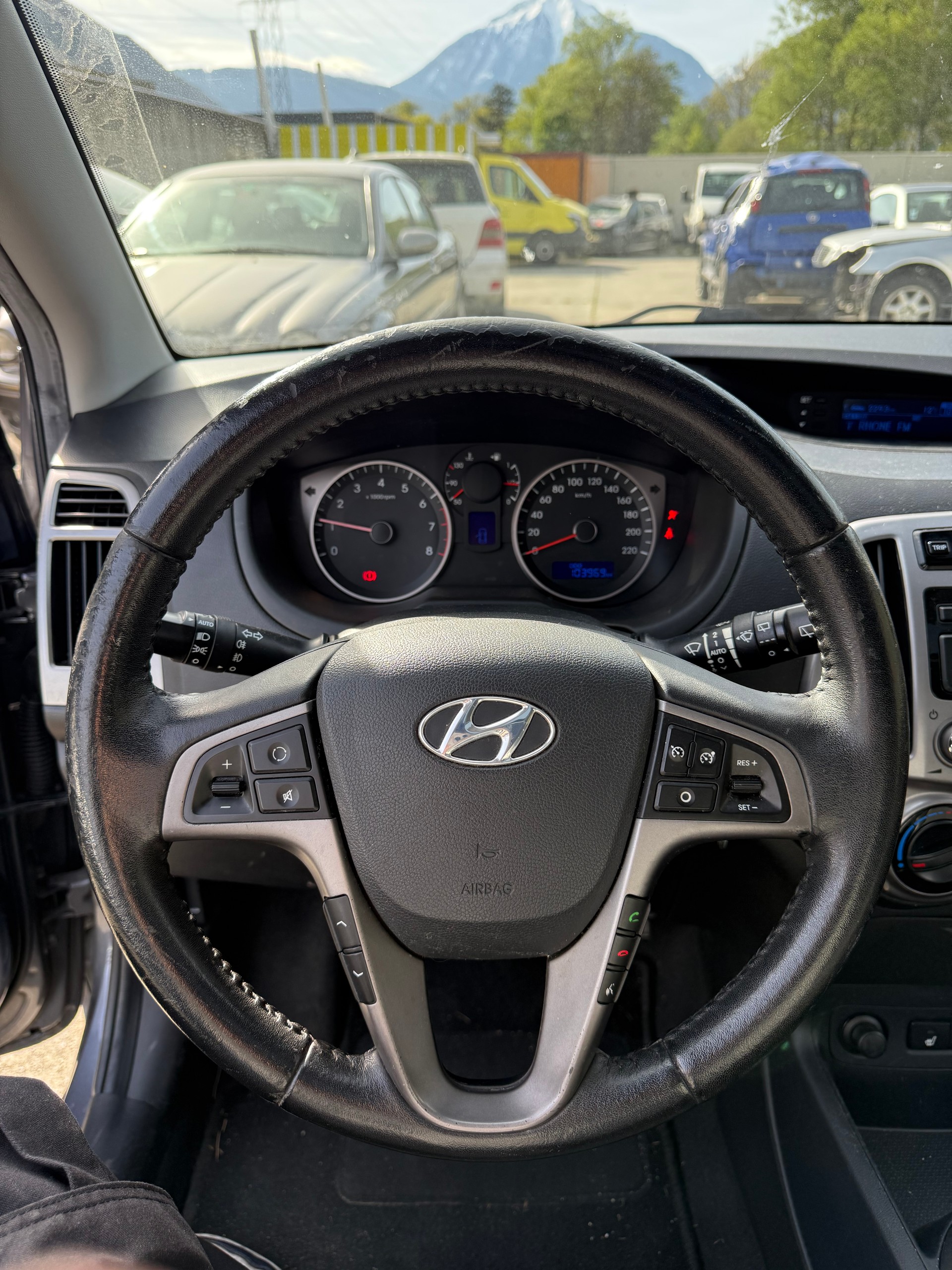 HYUNDAI i20 1.4 Style-image-11