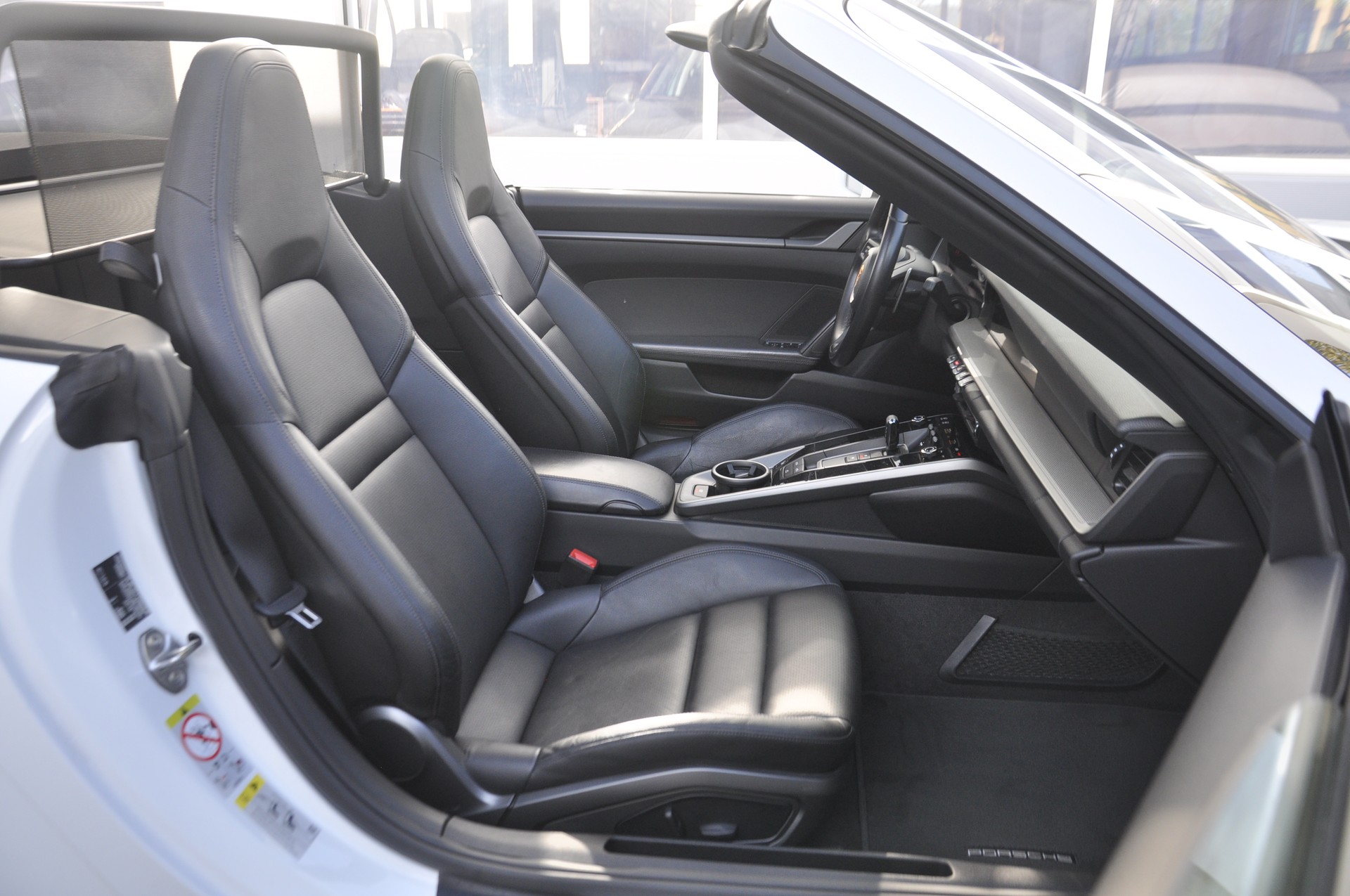 PORSCHE 911 Carrera Cabriolet PDK-image-9