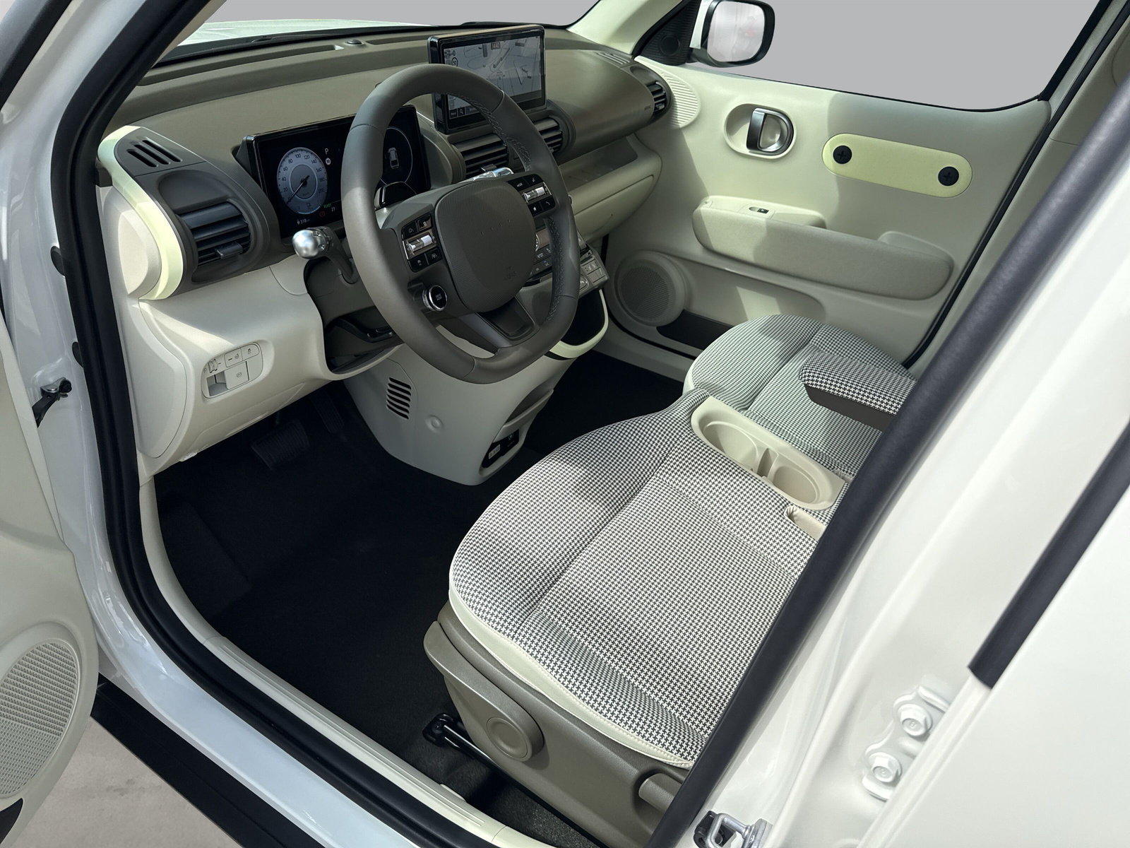 HYUNDAI Inster 49kWh Amplia-image-7